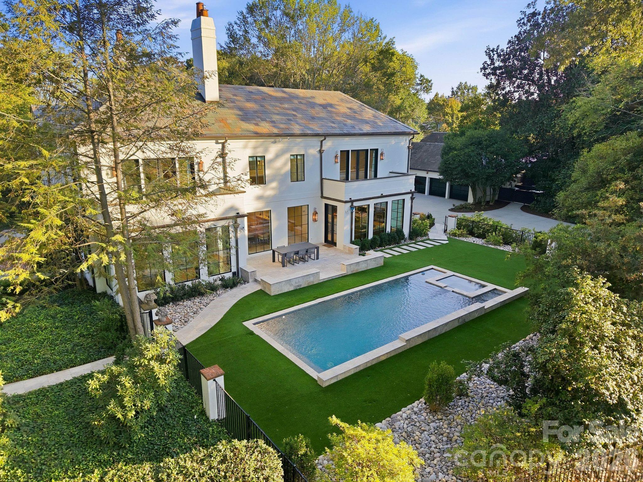 600 Hermitage Road, Charlotte, photo 2 of 8