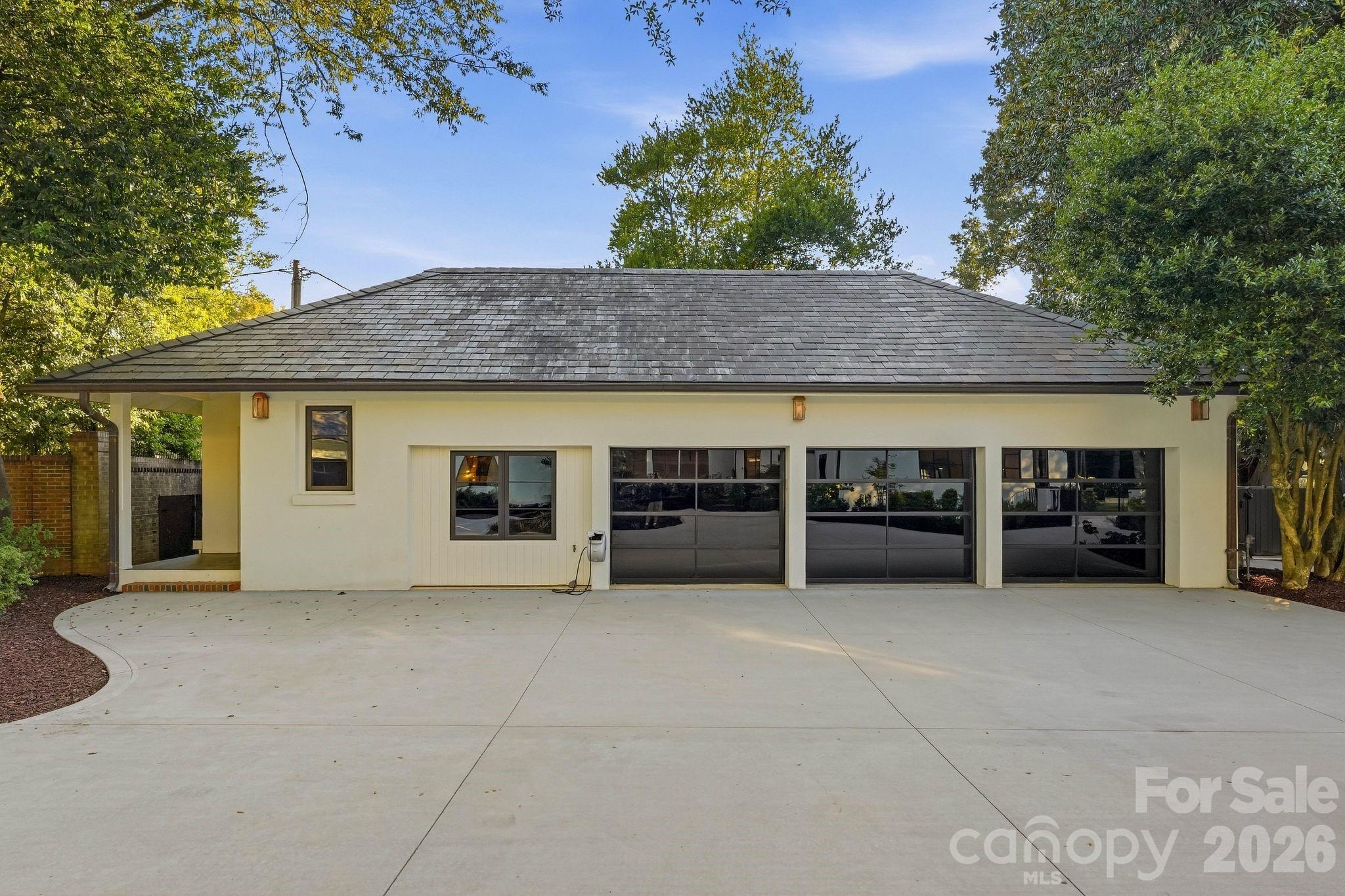 600 Hermitage Road, Charlotte, photo 7 of 8