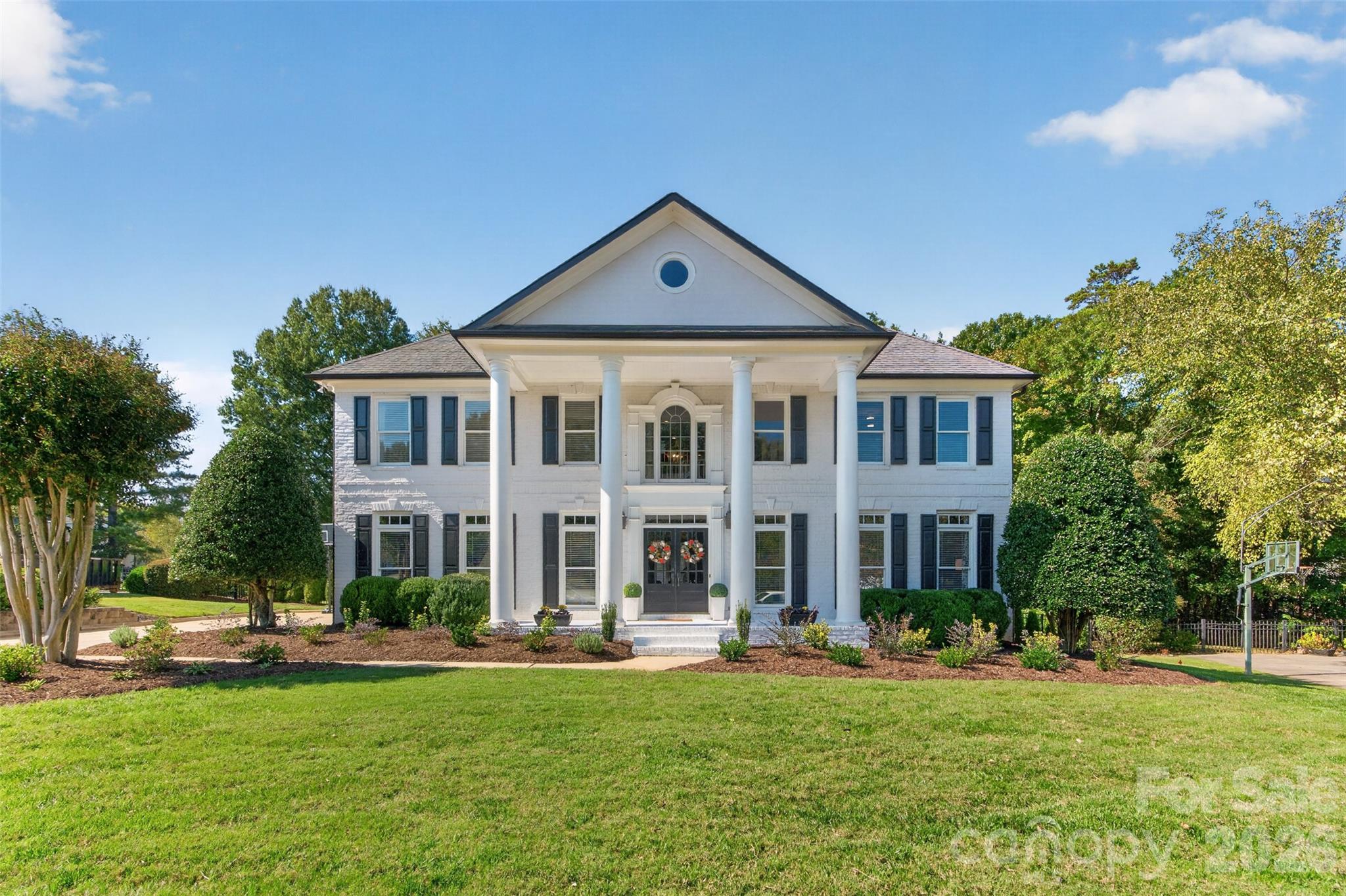 8634 Woodmere Crossing Drive, Charlotte, photo 1 of 8