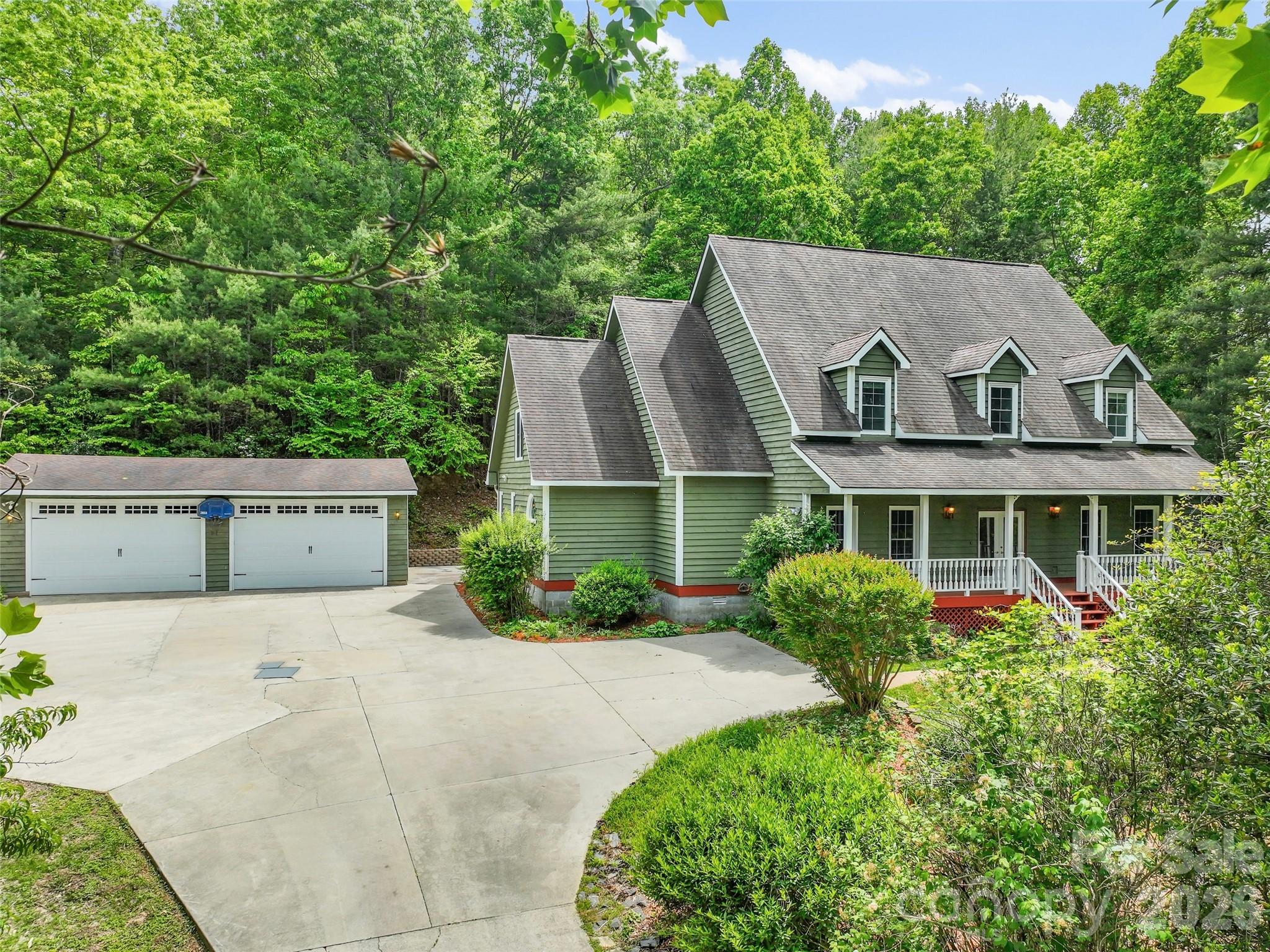 287 Shady Creek Lane, Hendersonville, photo 3 of 8