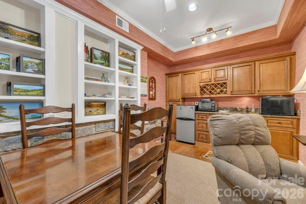 241 Wonderland Trail, Blowing Rock, photo 6 of 8