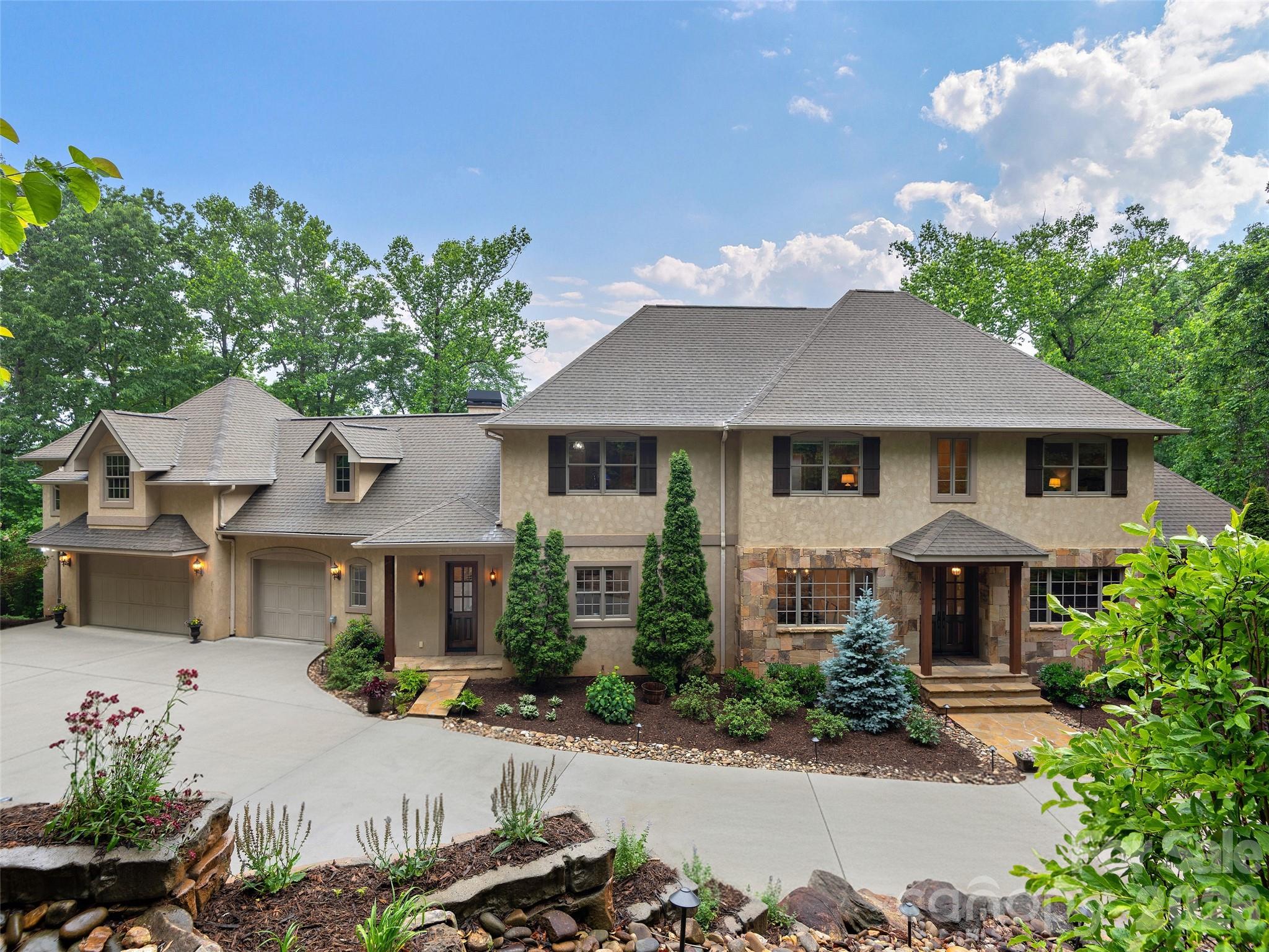 433 Coopers Hawk Drive, Asheville, photo 1 of 8