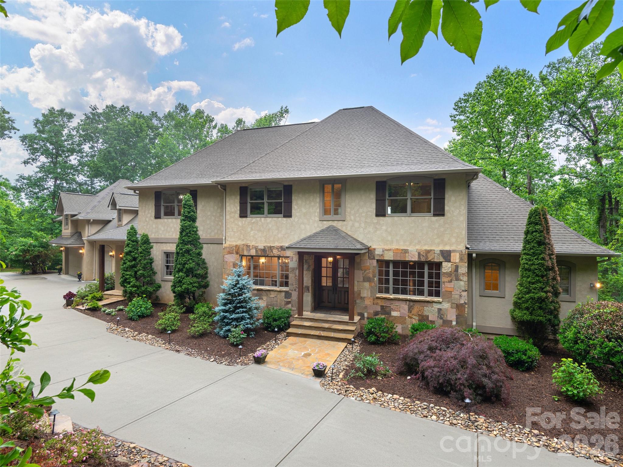 433 Coopers Hawk Drive, Asheville, photo 2 of 8