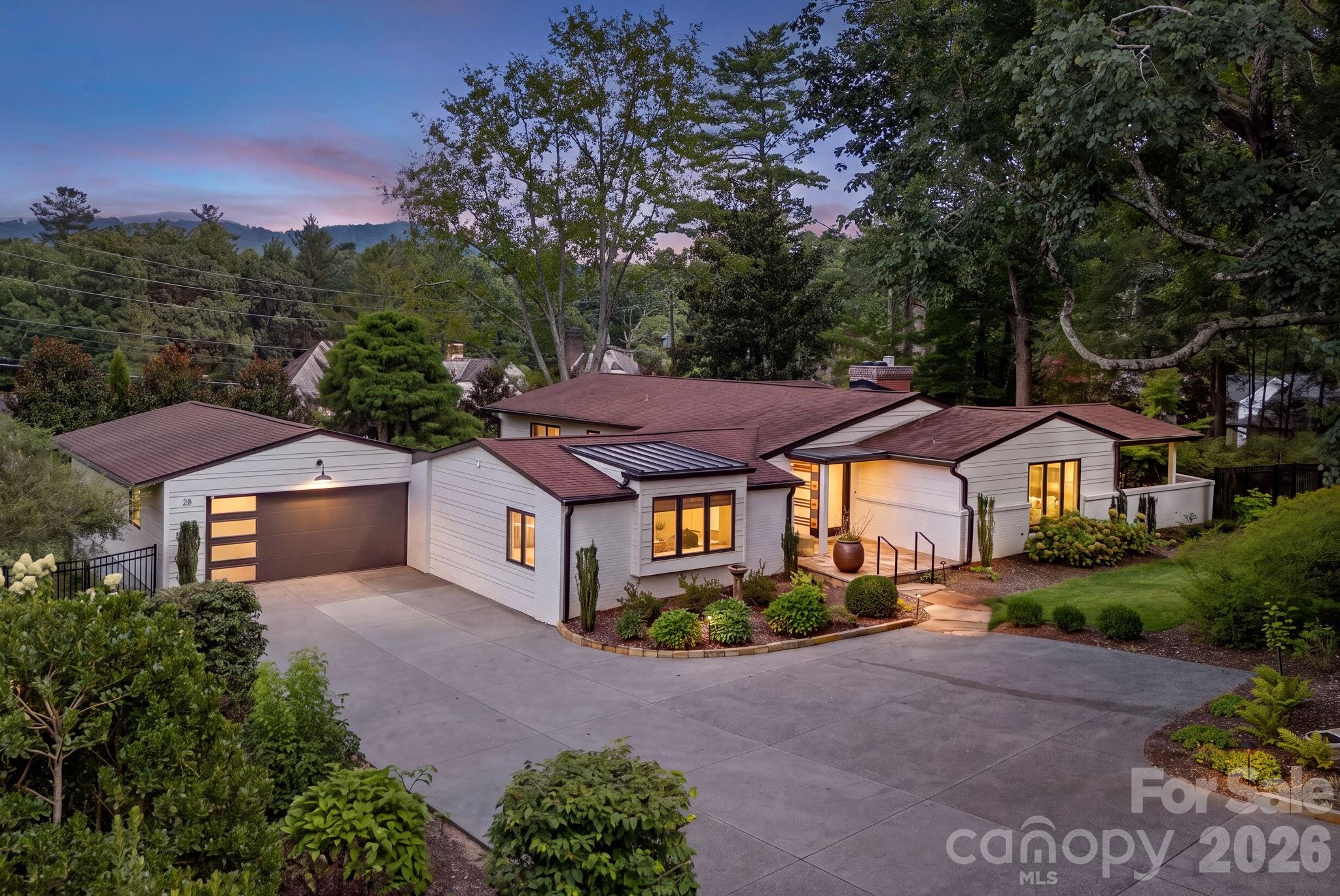 28 Forest Road, Asheville, photo 1 of 8
