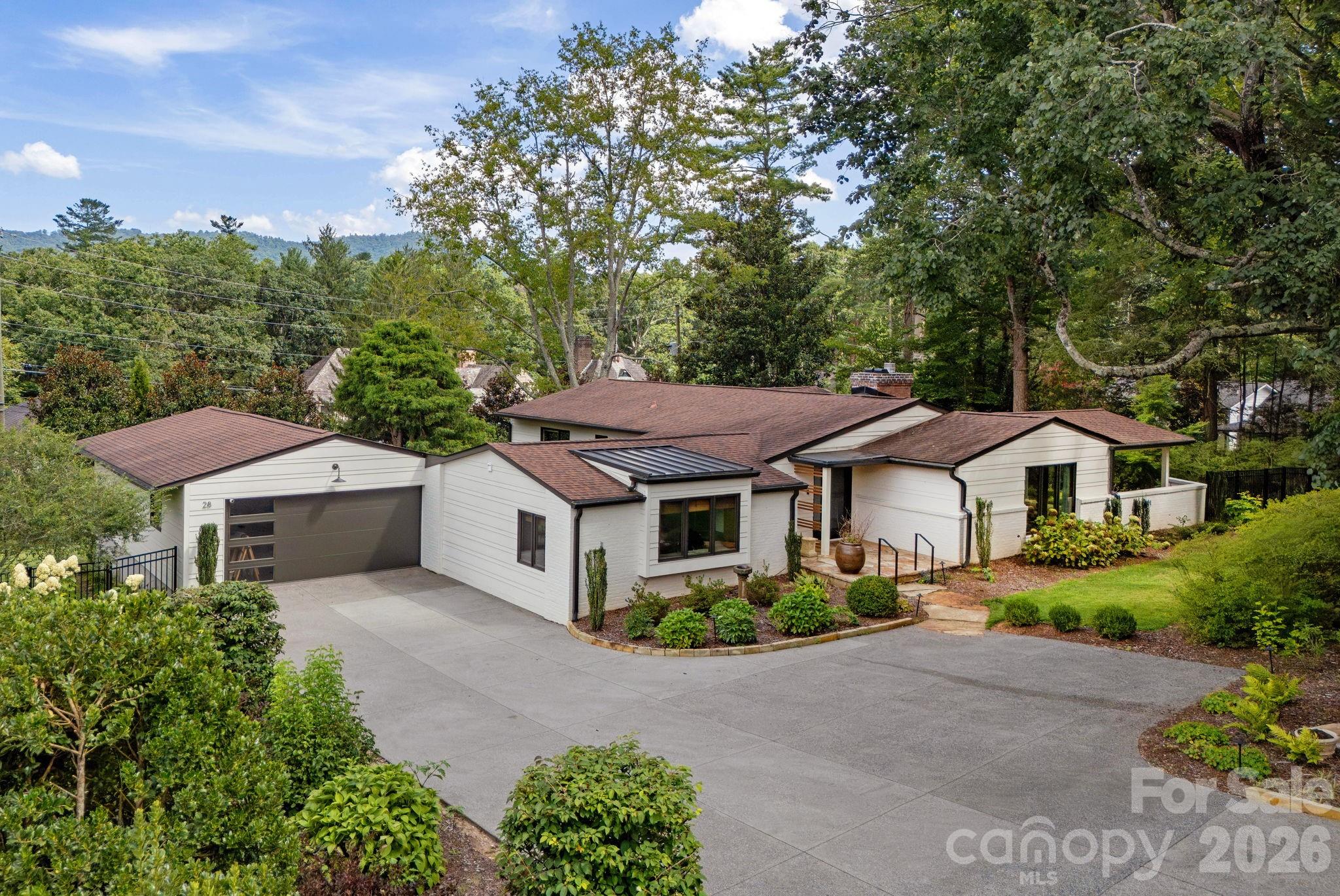 28 Forest Road, Asheville, photo 2 of 8