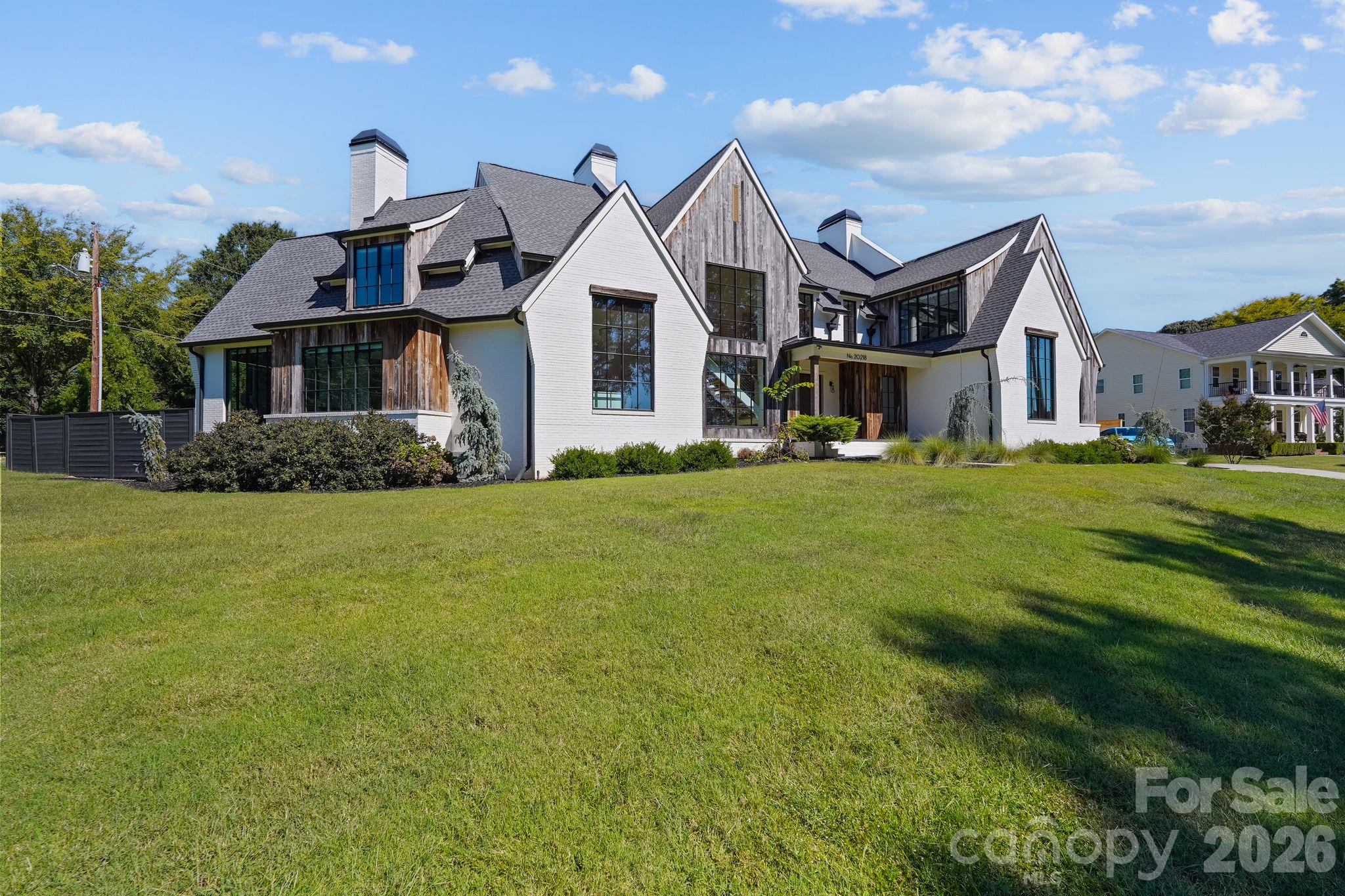 20218 Rainbow Circle, Cornelius, photo 1 of 8