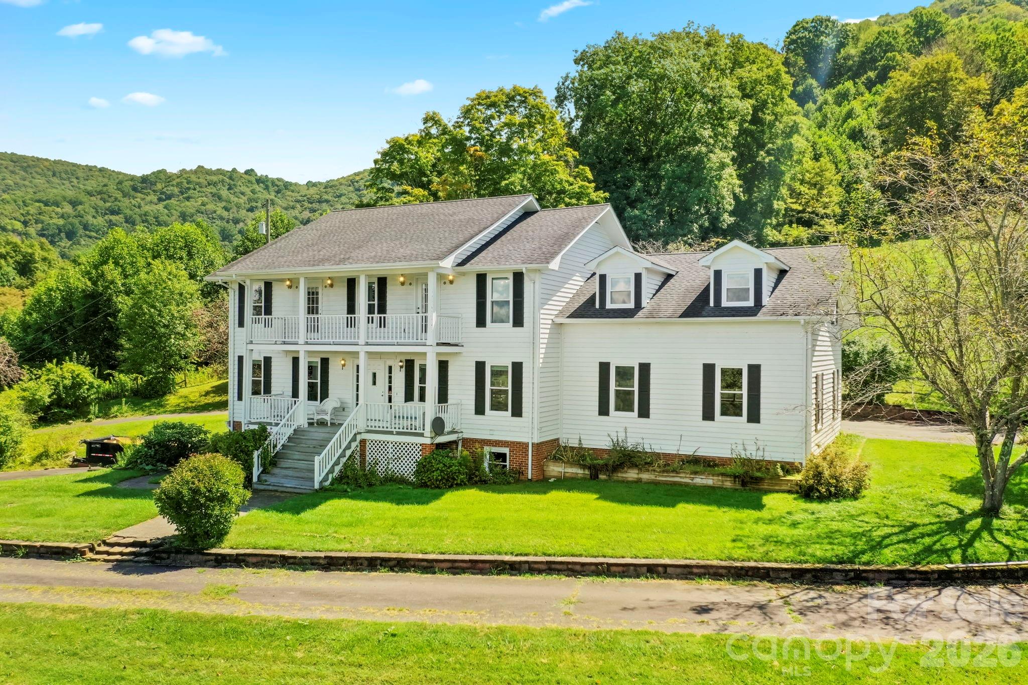 840 Ed Williams Road, Zionville, photo 2 of 8