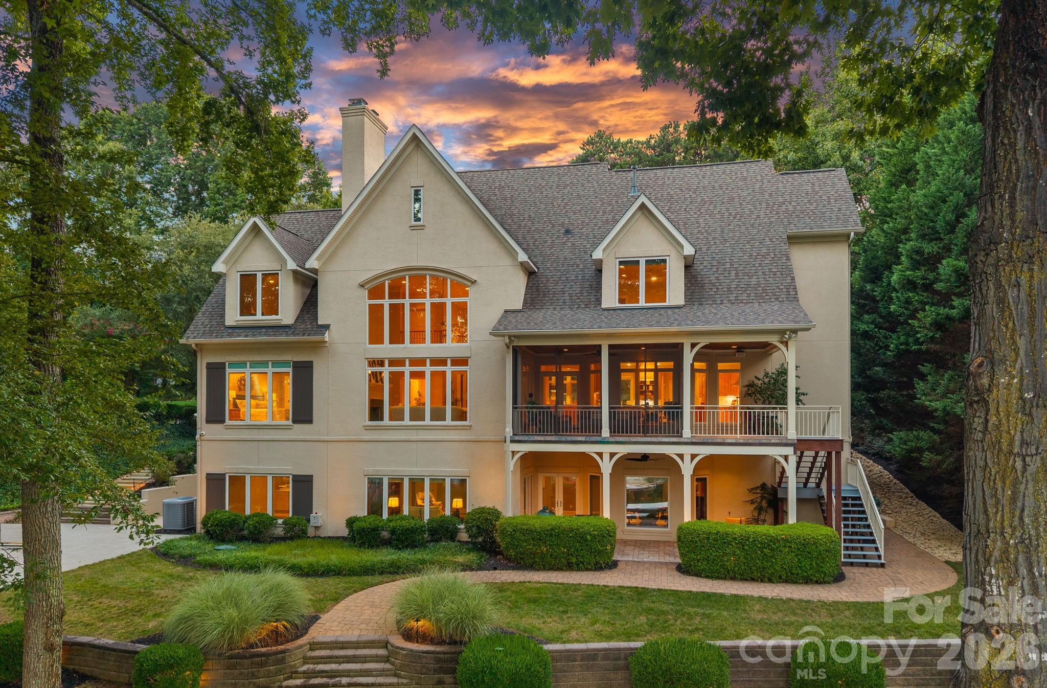 177 Great Point Drive, Mooresville, photo 3 of 8