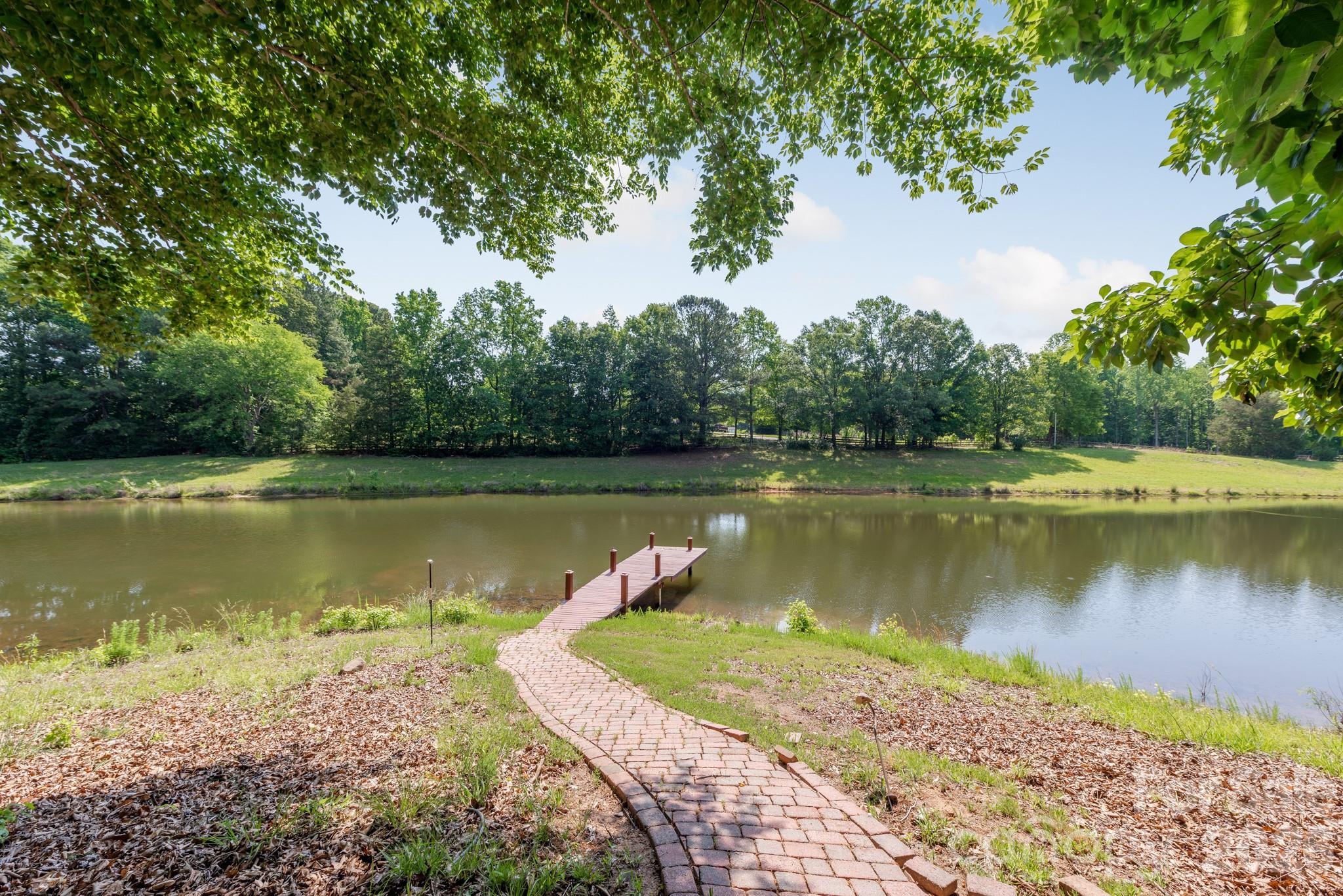 4709 Rockwood Drive, Waxhaw, photo 2 of 8