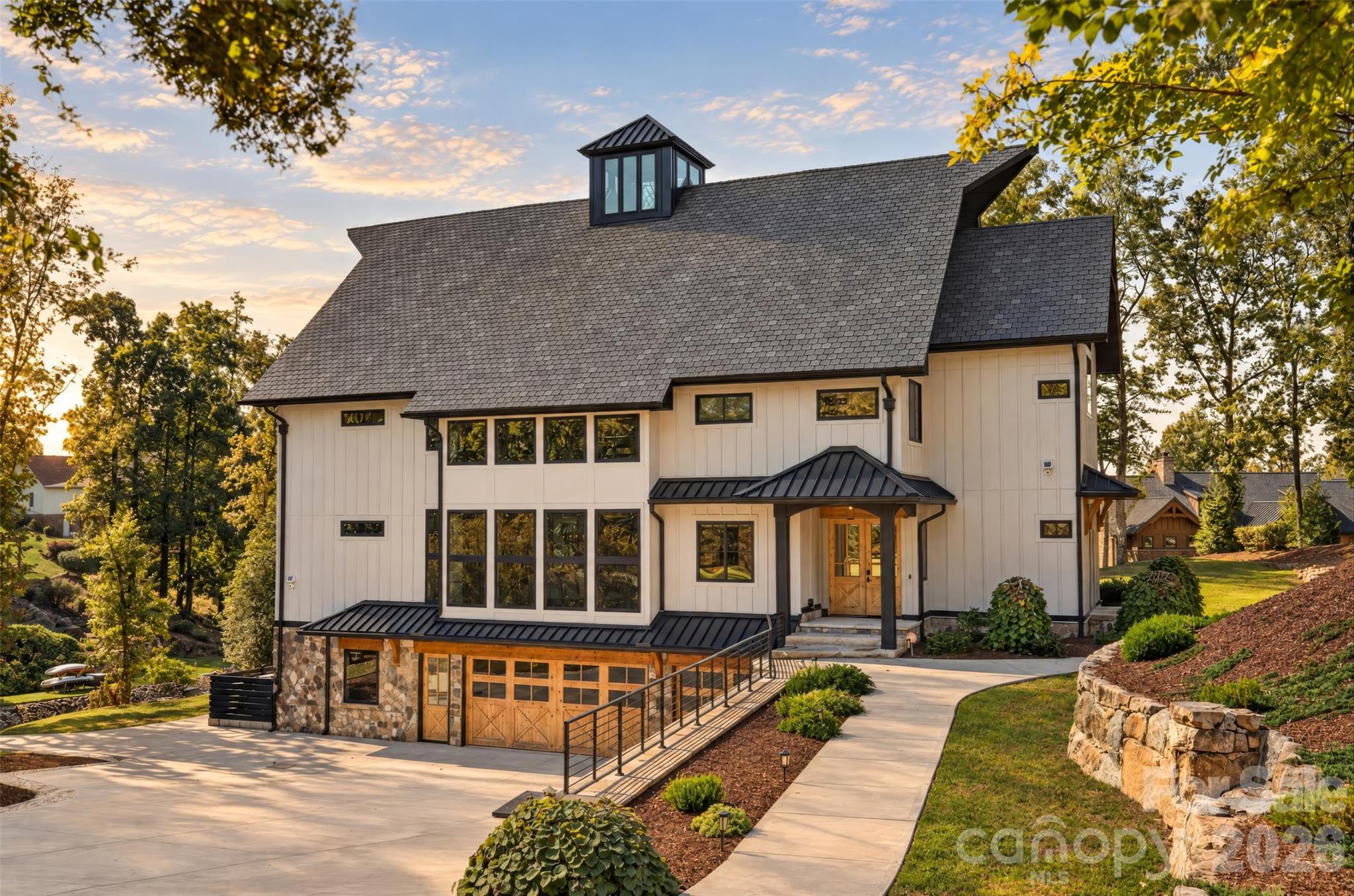 222 Greenbay Road, Mooresville, photo 2 of 8