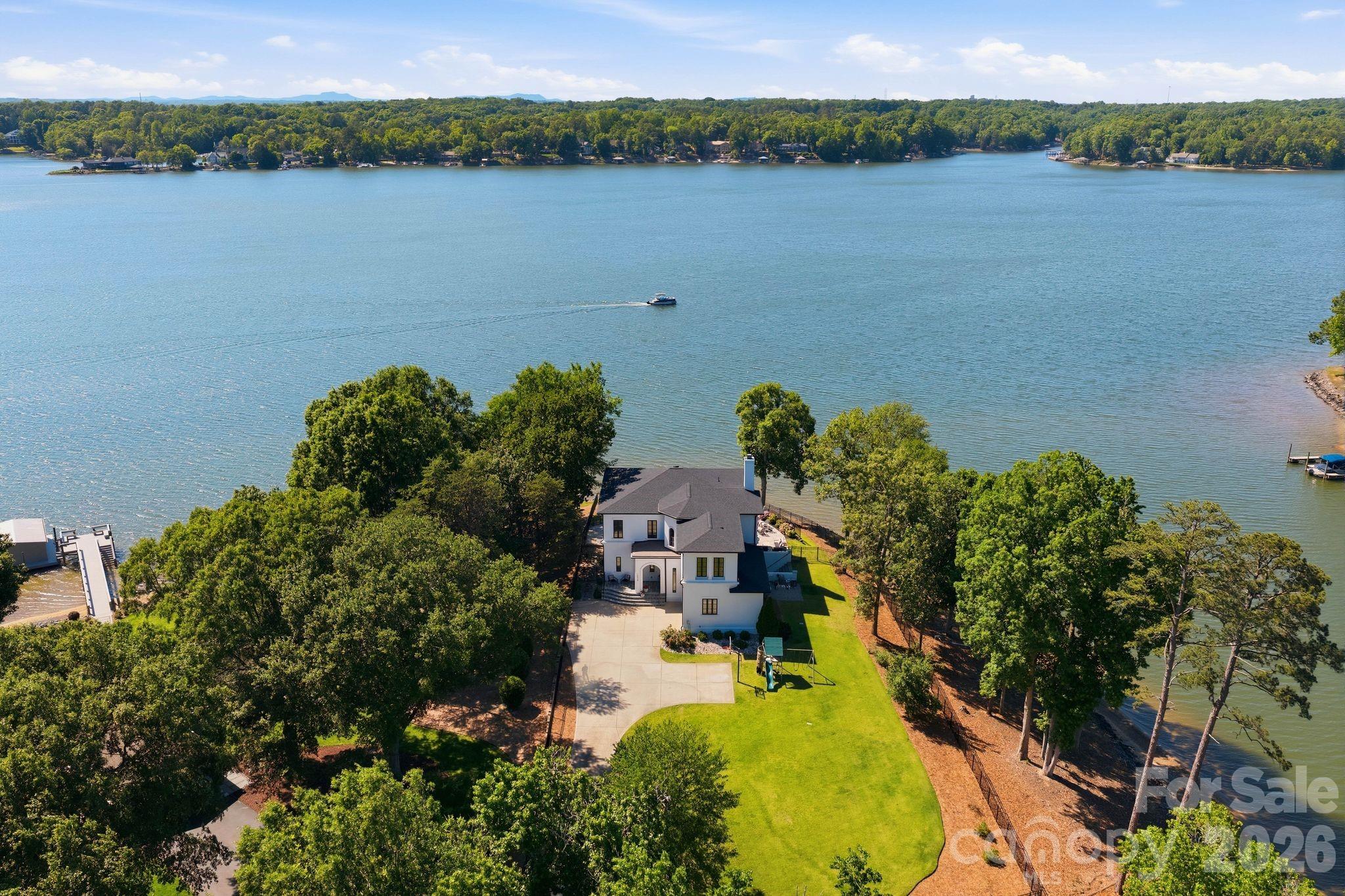 16525 Forest Home Road, Charlotte, photo 1 of 8