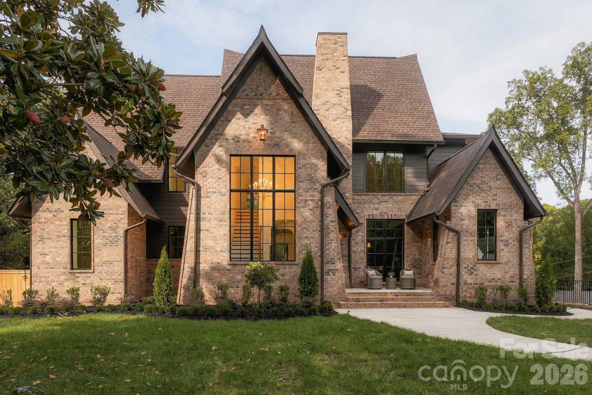 122 Lansdowne Road, Charlotte, photo 2 of 8