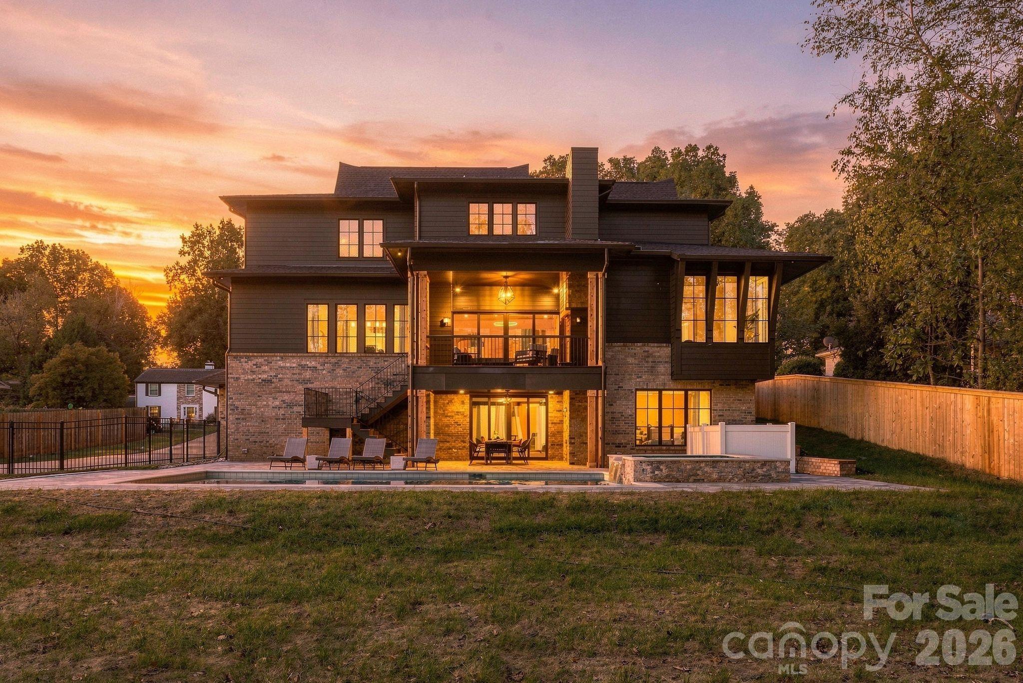 122 Lansdowne Road, Charlotte, photo 3 of 8
