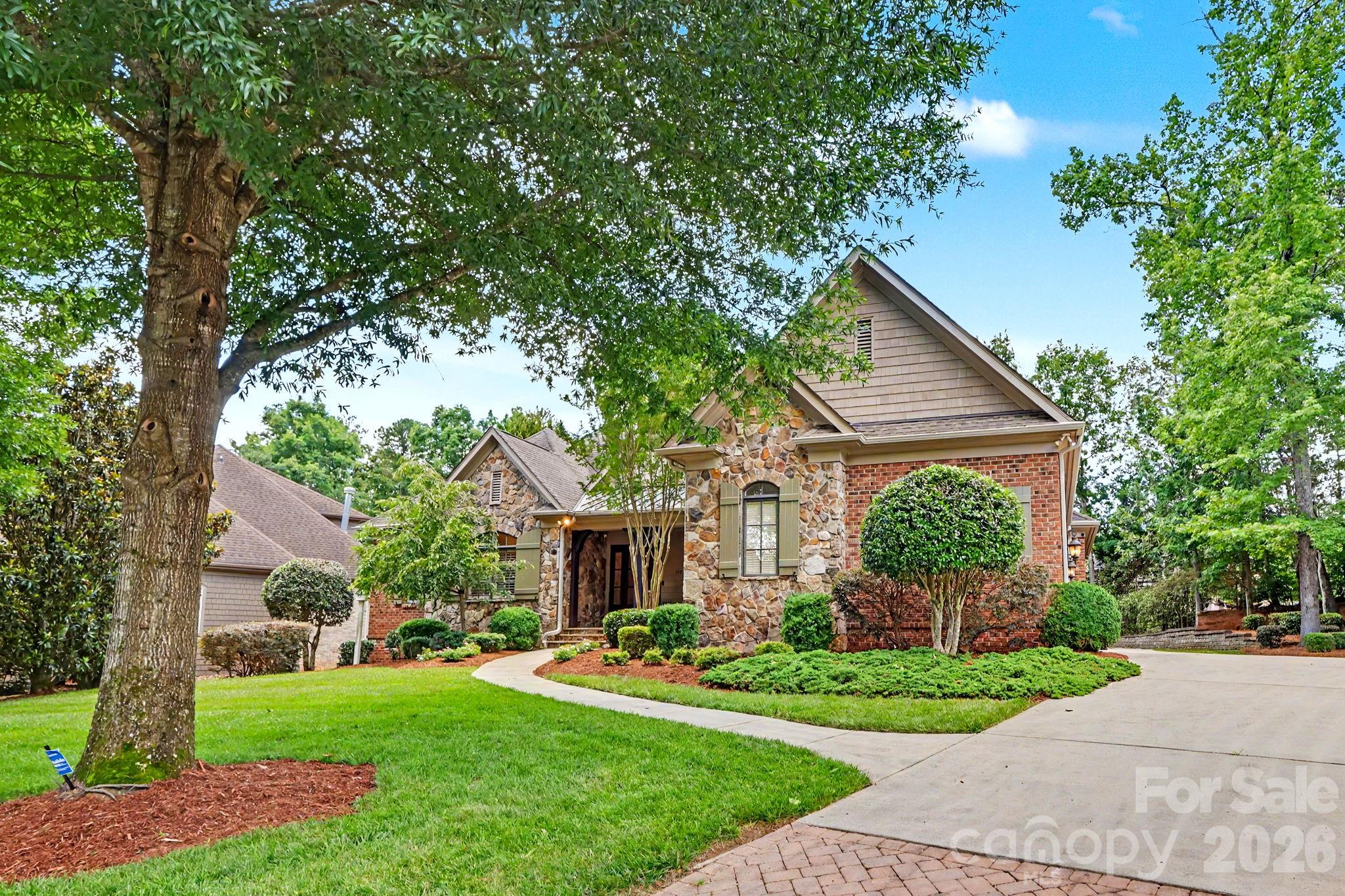 508 Hideaway Ridge Court, Matthews, photo 2 of 8