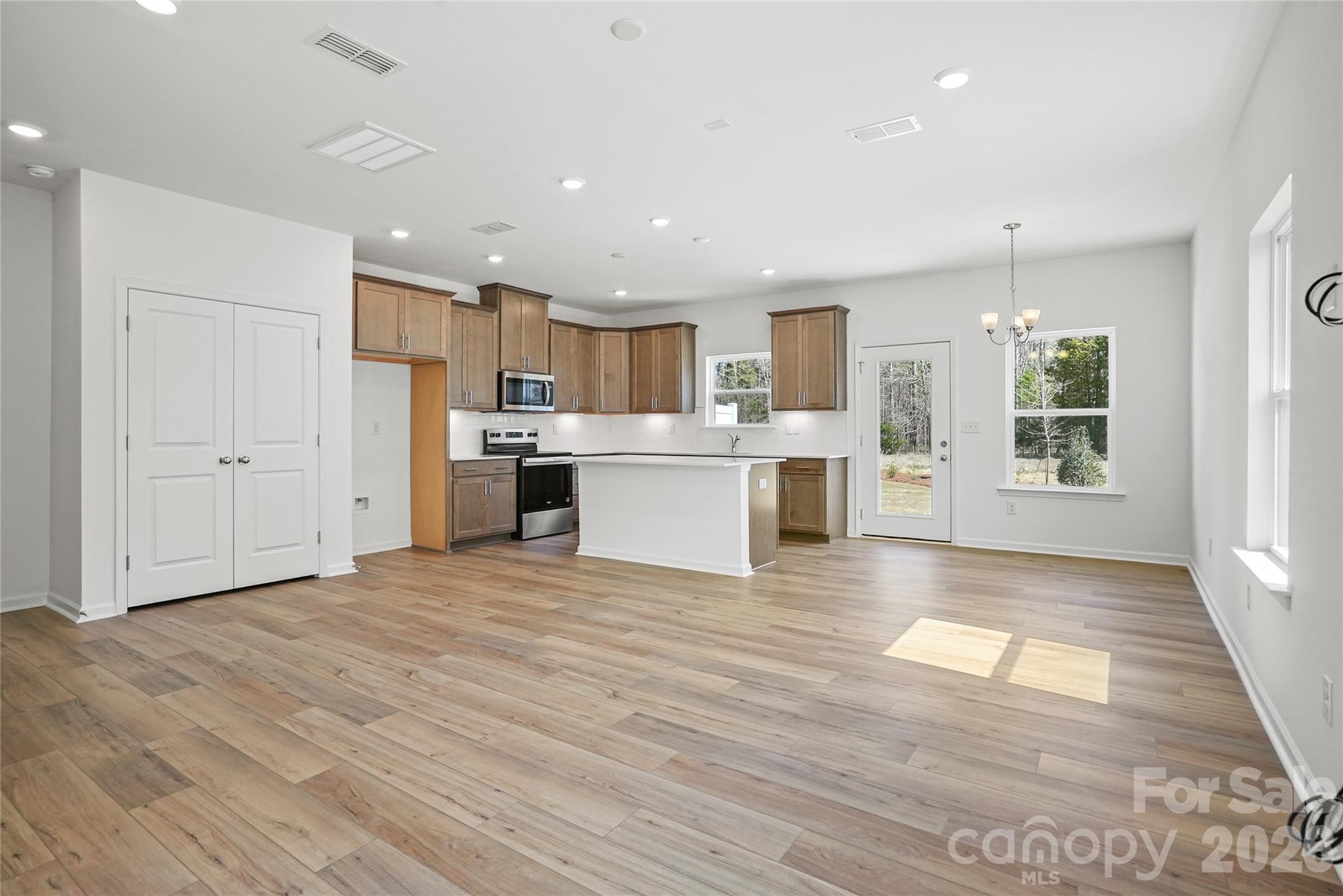 13027 Muscovy Court, Charlotte, photo 5 of 8