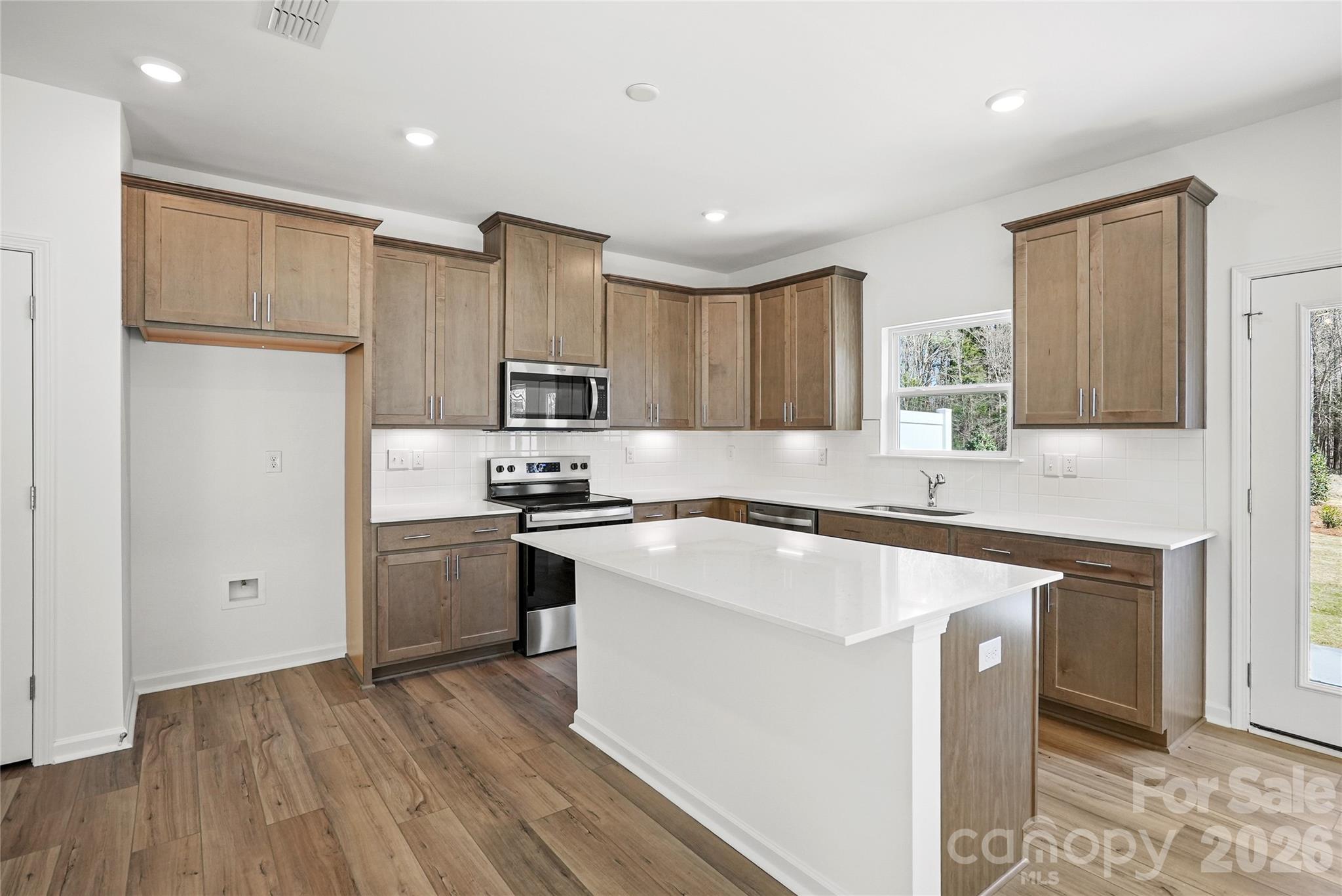 13027 Muscovy Court, Charlotte, photo 7 of 8