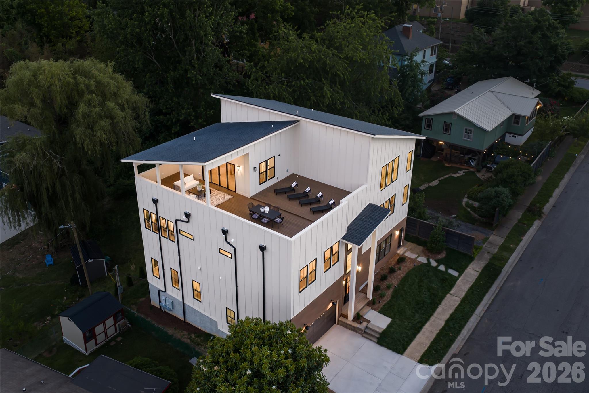 6 Dailey Drive, Asheville, photo 4 of 8
