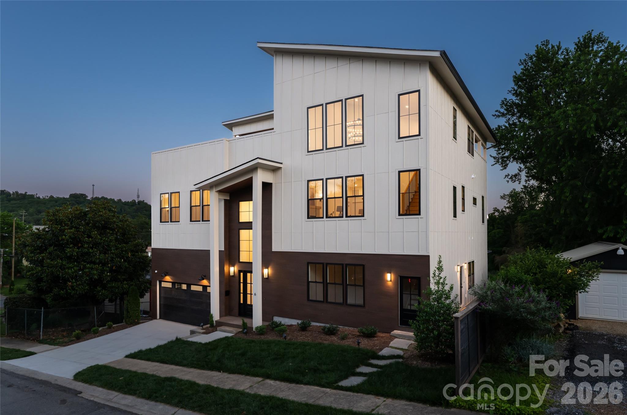 6 Dailey Drive, Asheville, photo 3 of 8