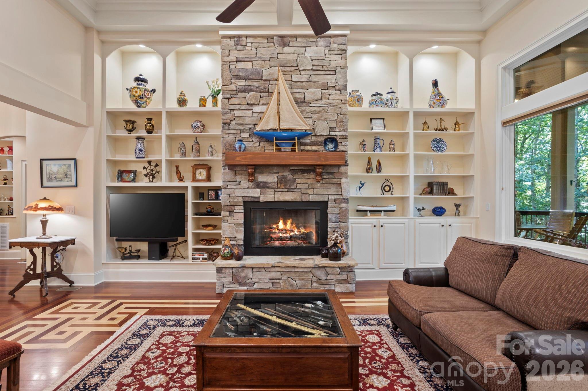 132 Pinnacle Peak Lane, Flat Rock, photo 6 of 8
