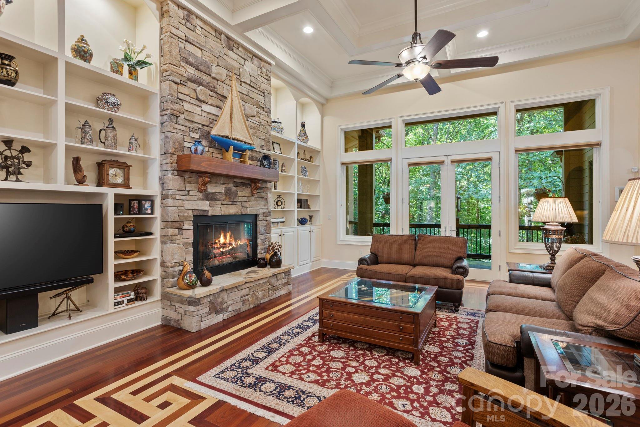 132 Pinnacle Peak Lane, Flat Rock, photo 5 of 8