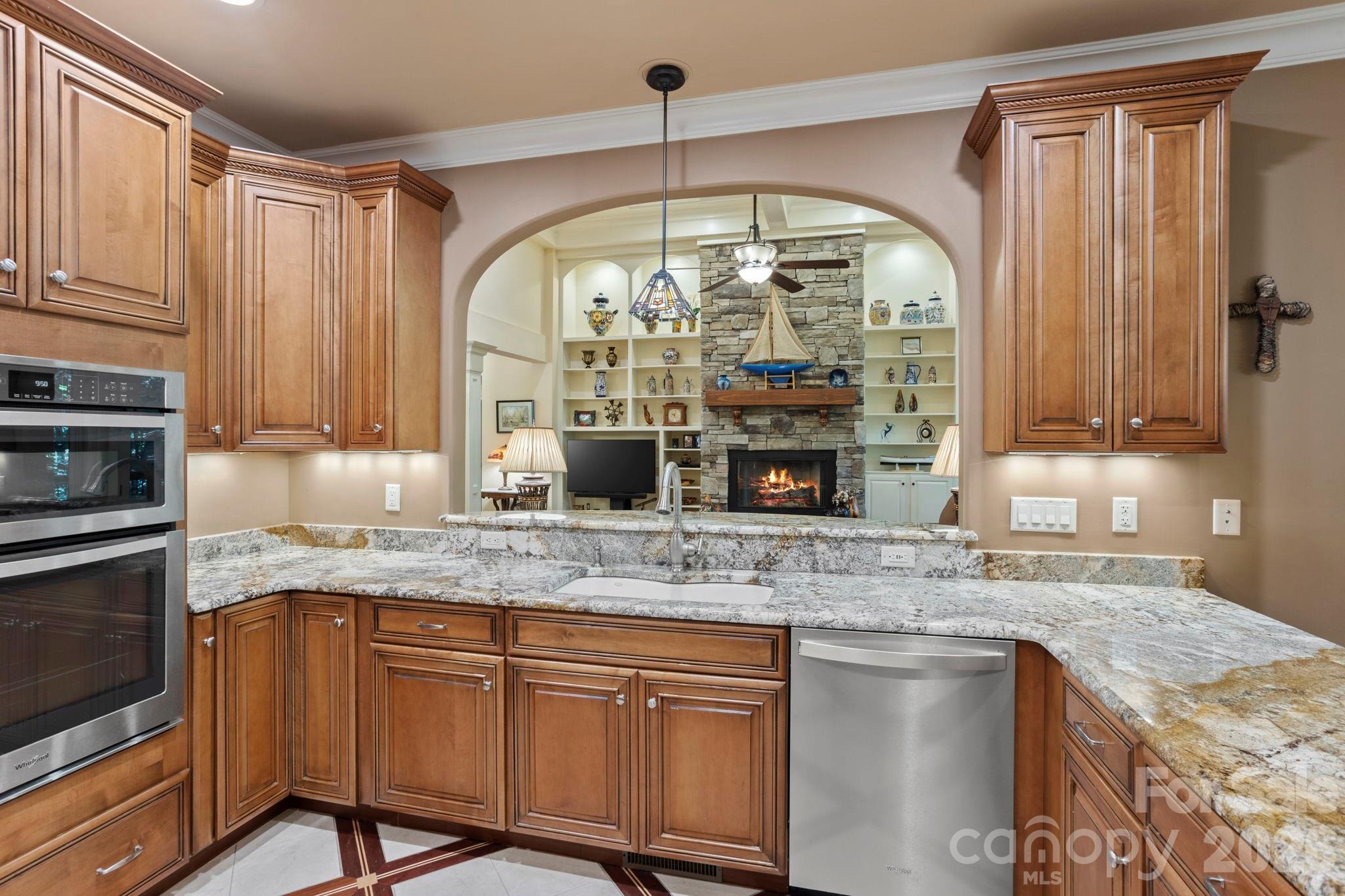 132 Pinnacle Peak Lane, Flat Rock, photo 8 of 8