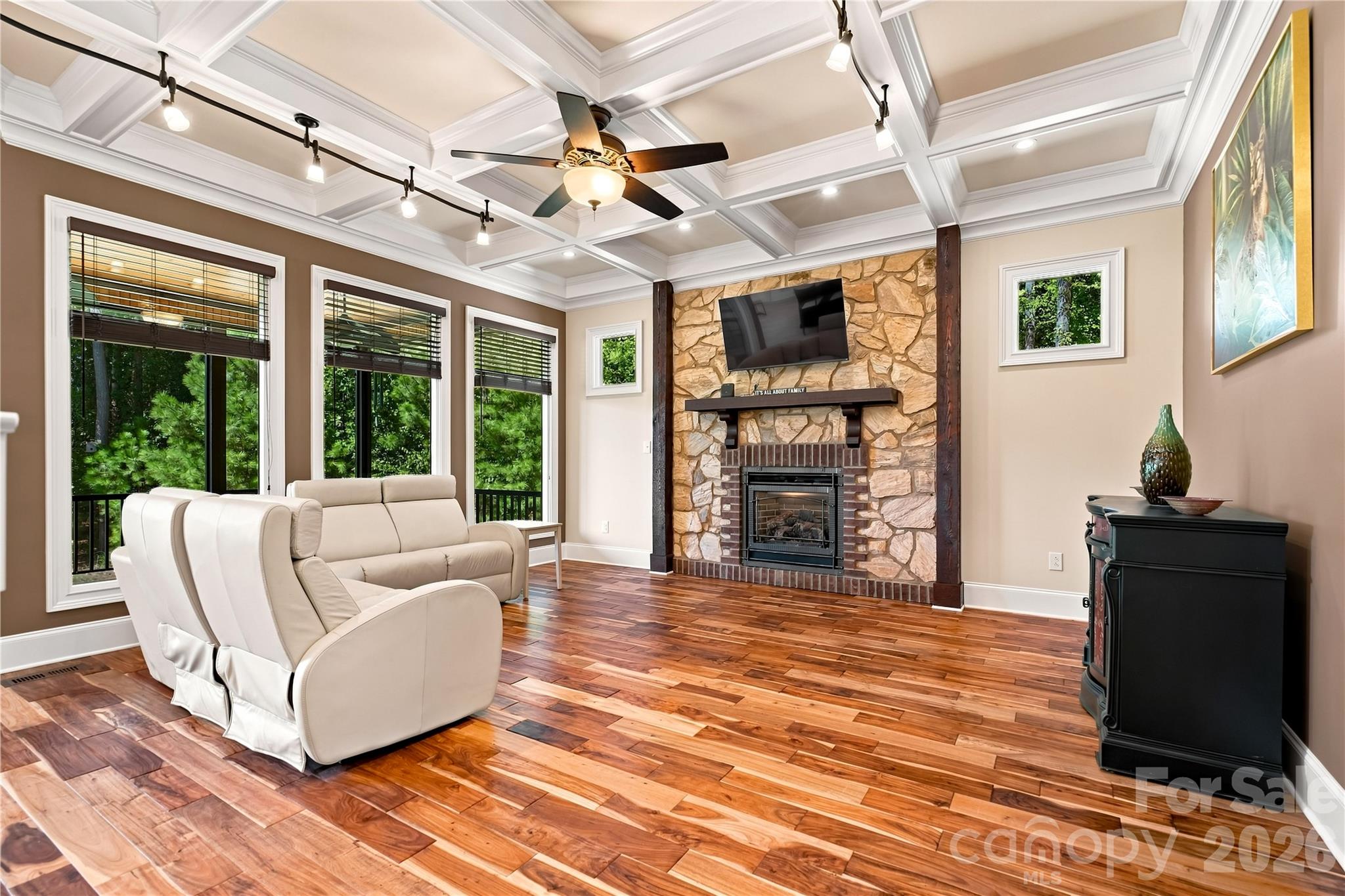 108 Washam Road, Mooresville, photo 2 of 8