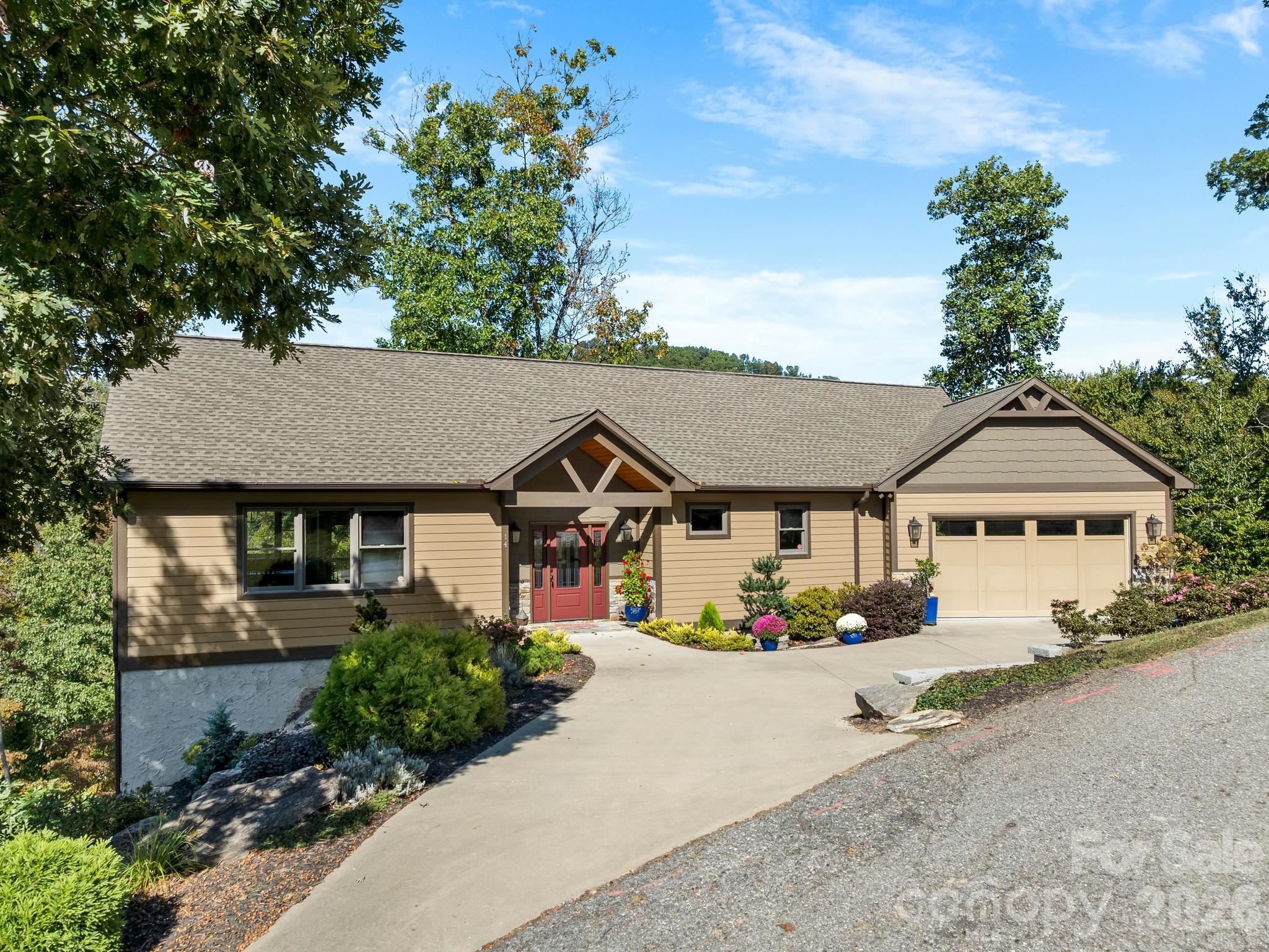 14 Herron View Lane, Weaverville, photo 1 of 8