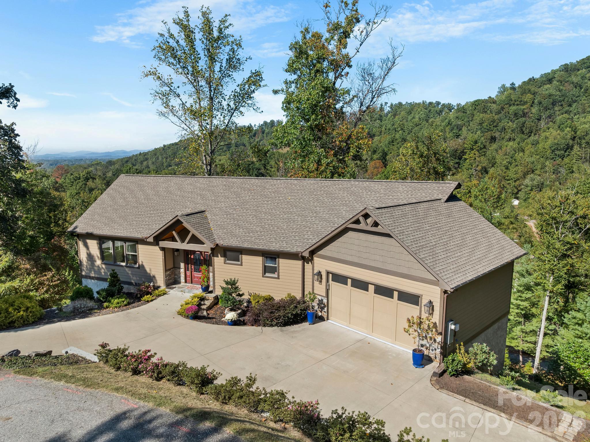 14 Herron View Lane, Weaverville, photo 2 of 8