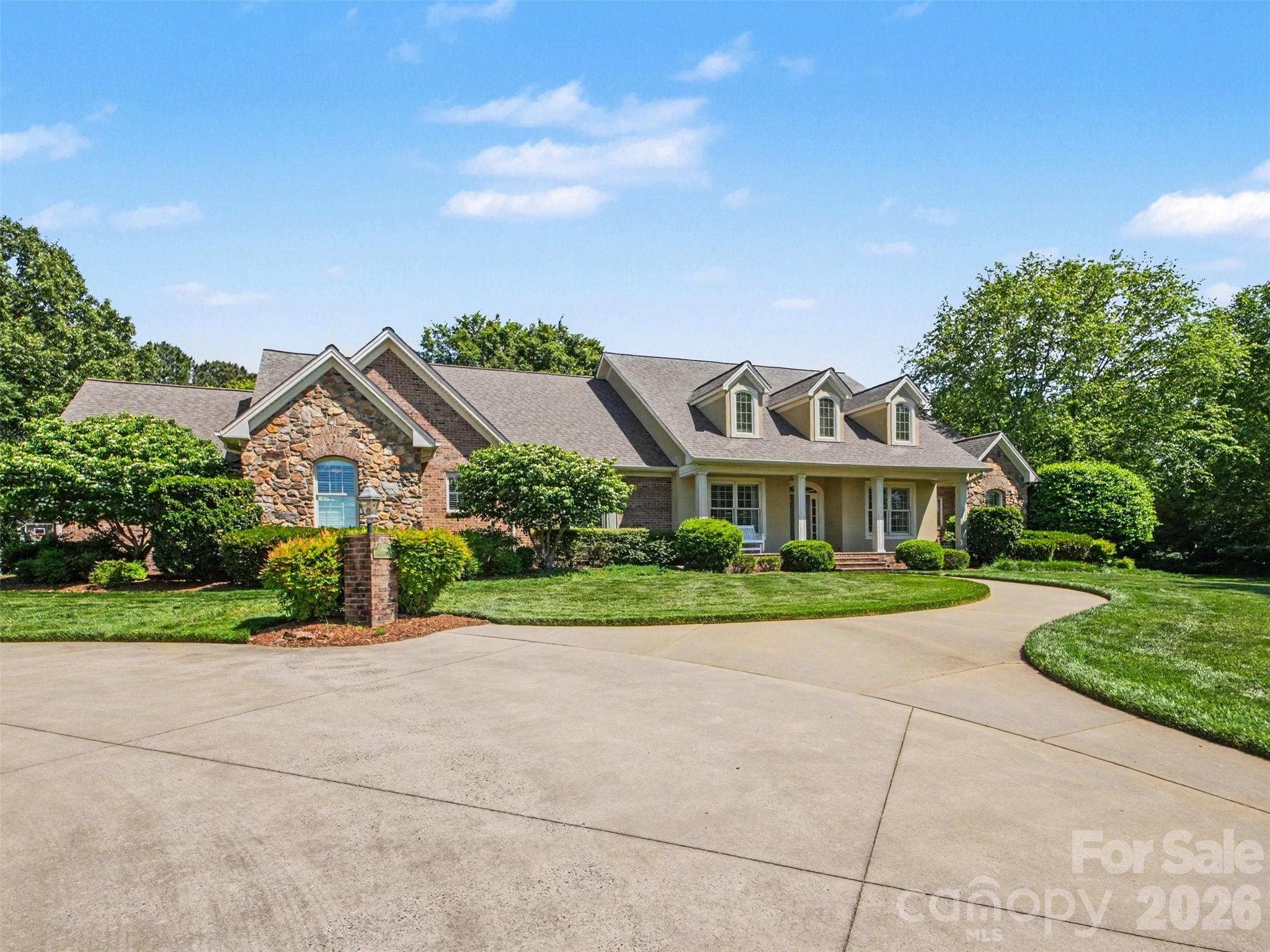 1422 Stone Gate Drive, Shelby, photo 3 of 8