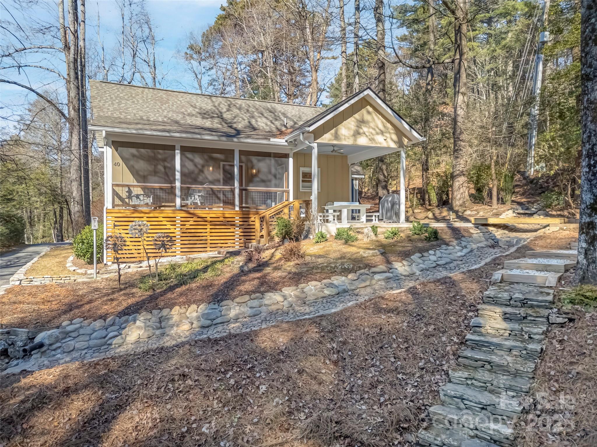 40 Toxaway Landing Drive, Lake Toxaway, photo 2 of 8