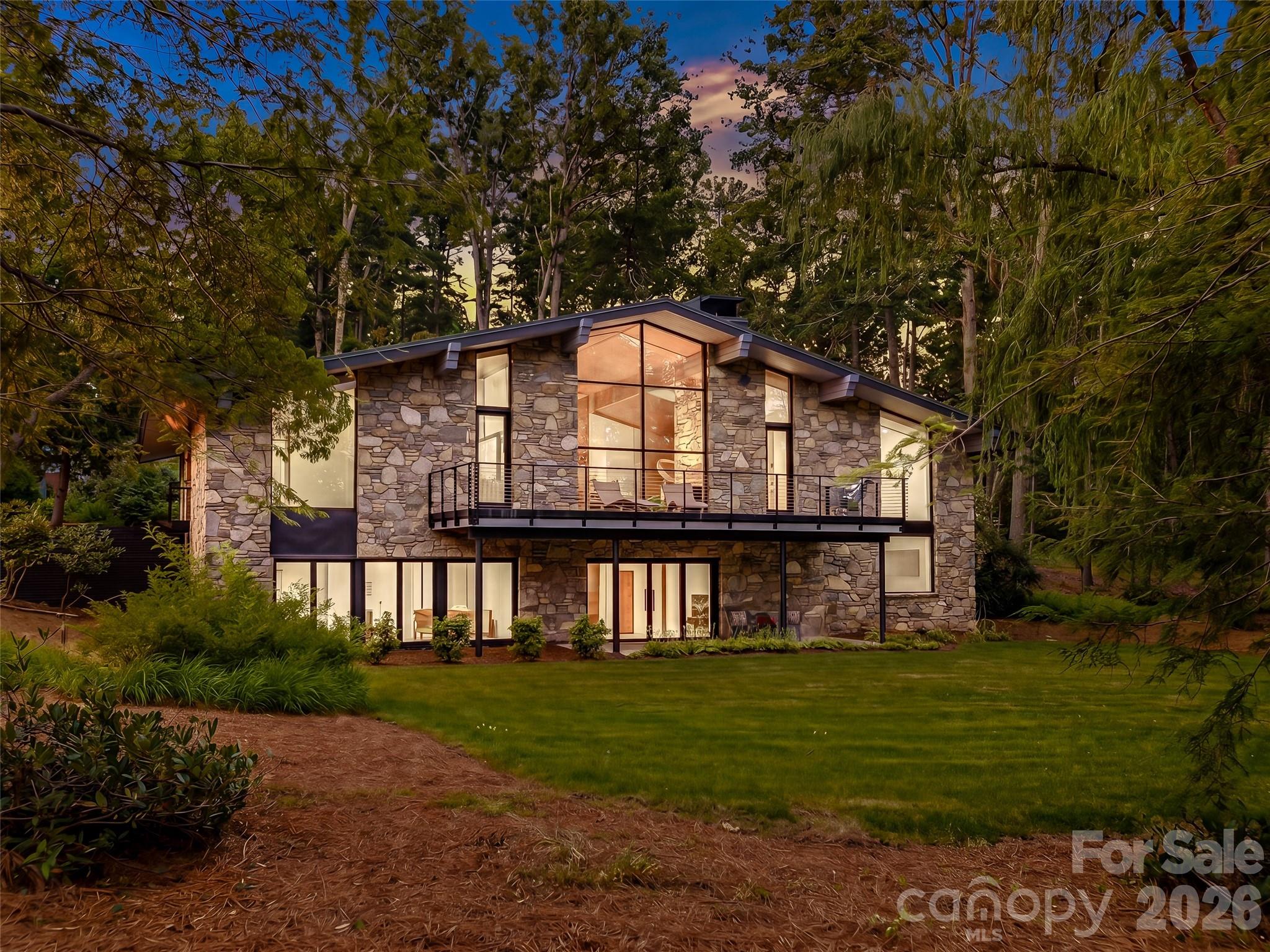 3 Holly Hill Road, Biltmore Forest, photo 2 of 8