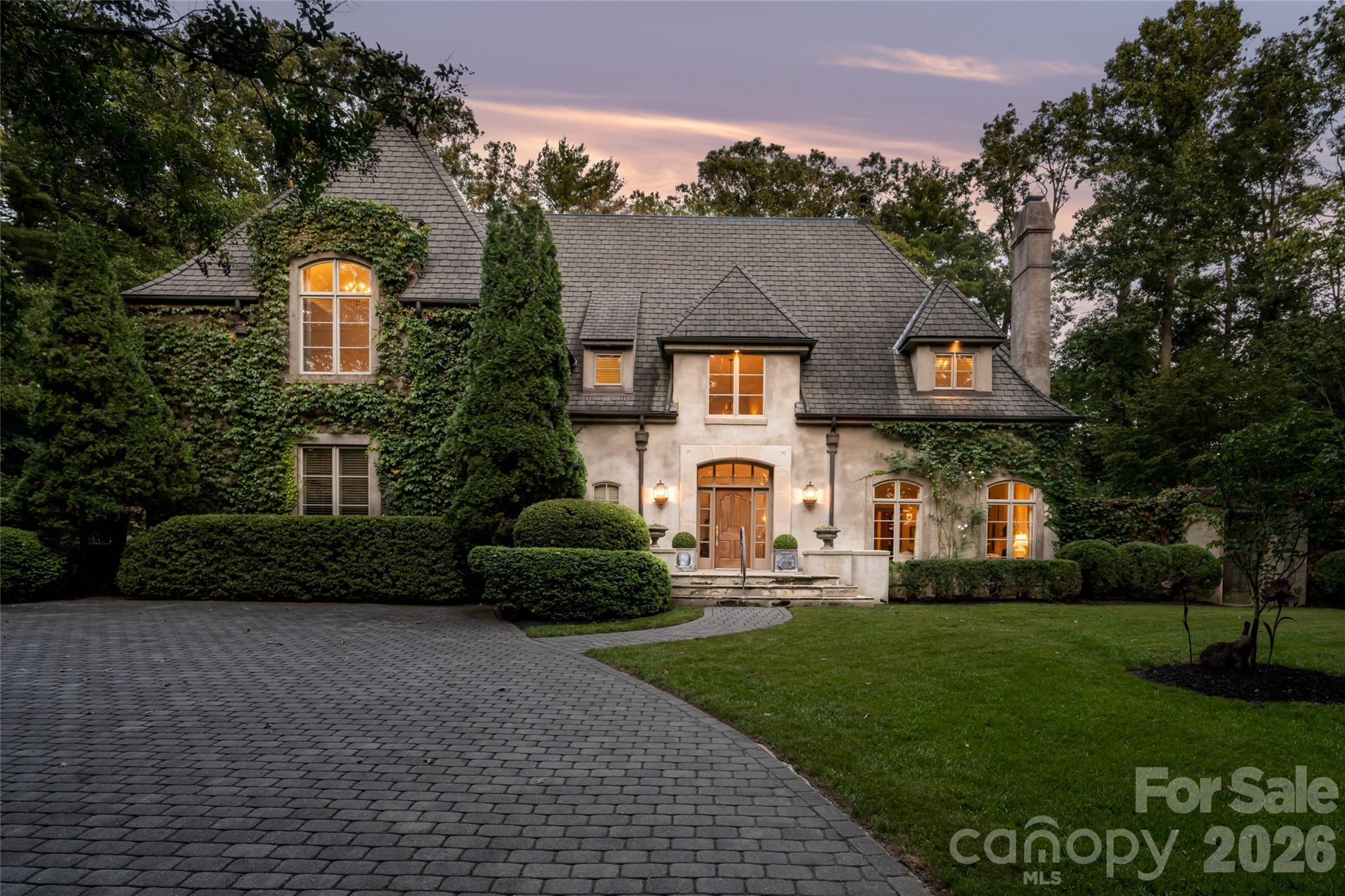 6 Frith Drive, Asheville, photo 1 of 8