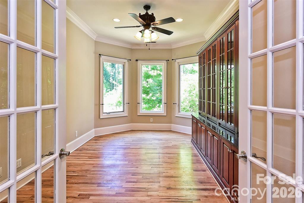 8680 Hills Dell Drive, Concord, photo 7 of 8
