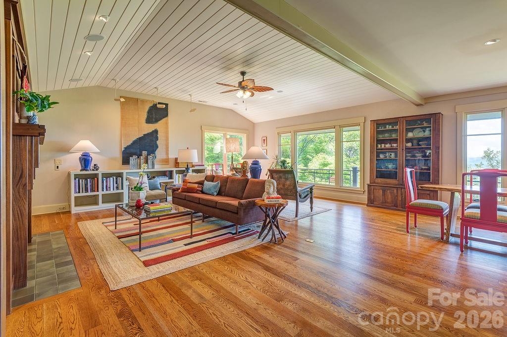 24 Westhaven Drive, Asheville, photo 7 of 8