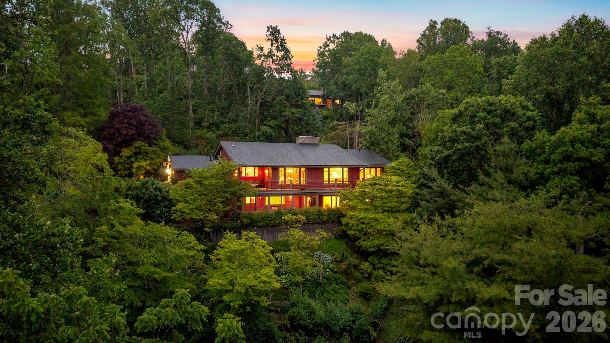 24 Westhaven Drive, Asheville, photo 2 of 8