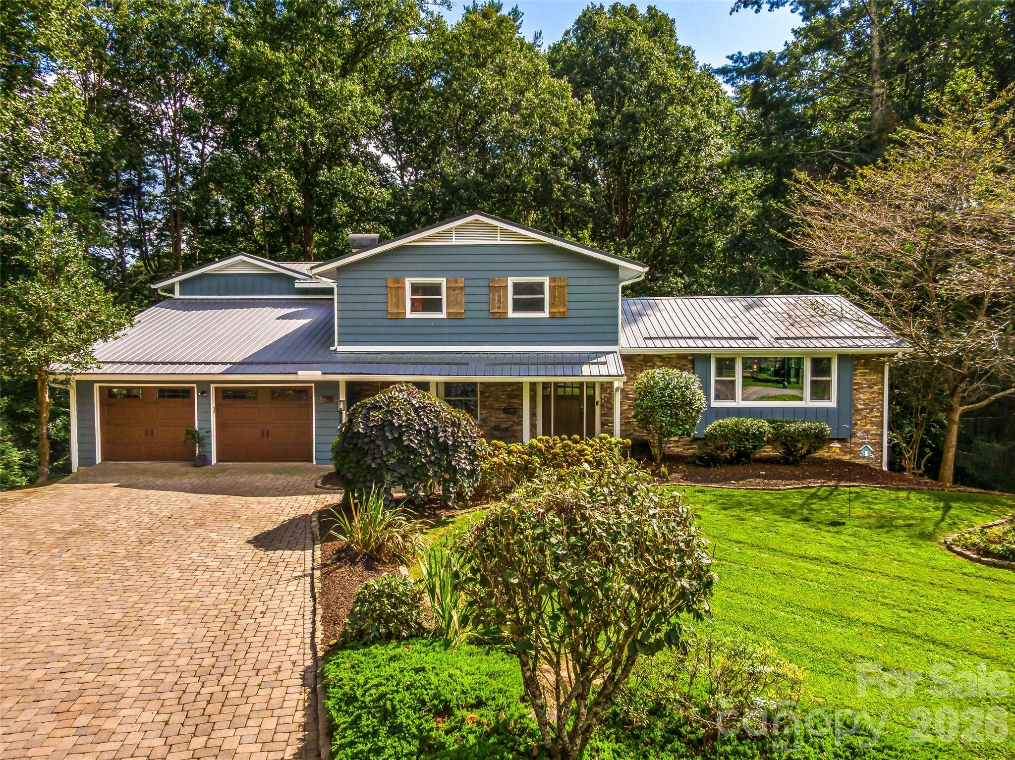 135 Dogwood Drive, Brevard, photo 1 of 8