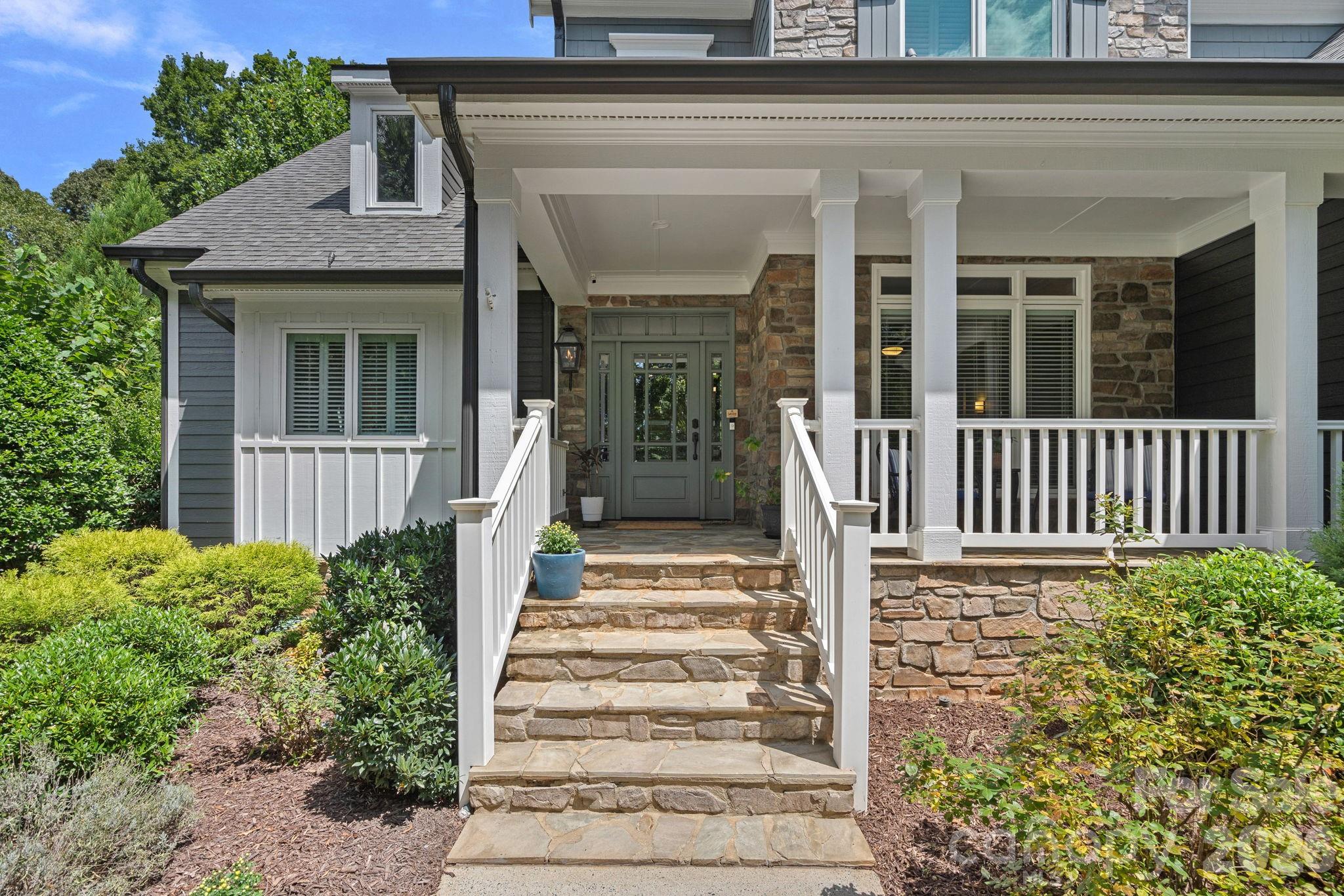 18525 Rollingdale Lane, Davidson, photo 2 of 8