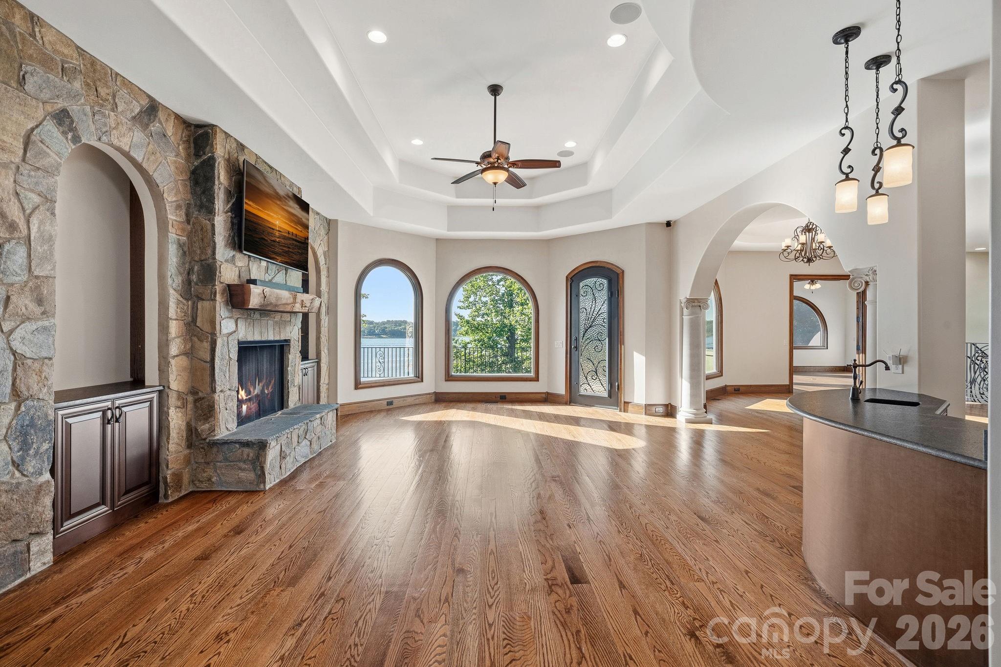 170 Fawn Lane, Mooresville, photo 6 of 8
