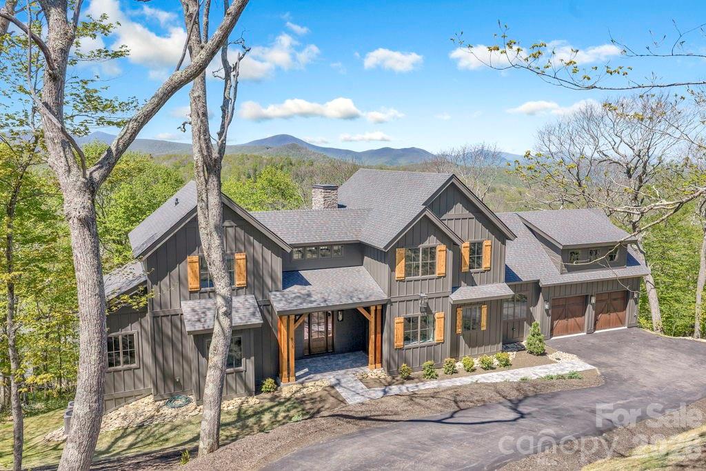 536 Boone Ridge Lane, Boone, photo 2 of 8