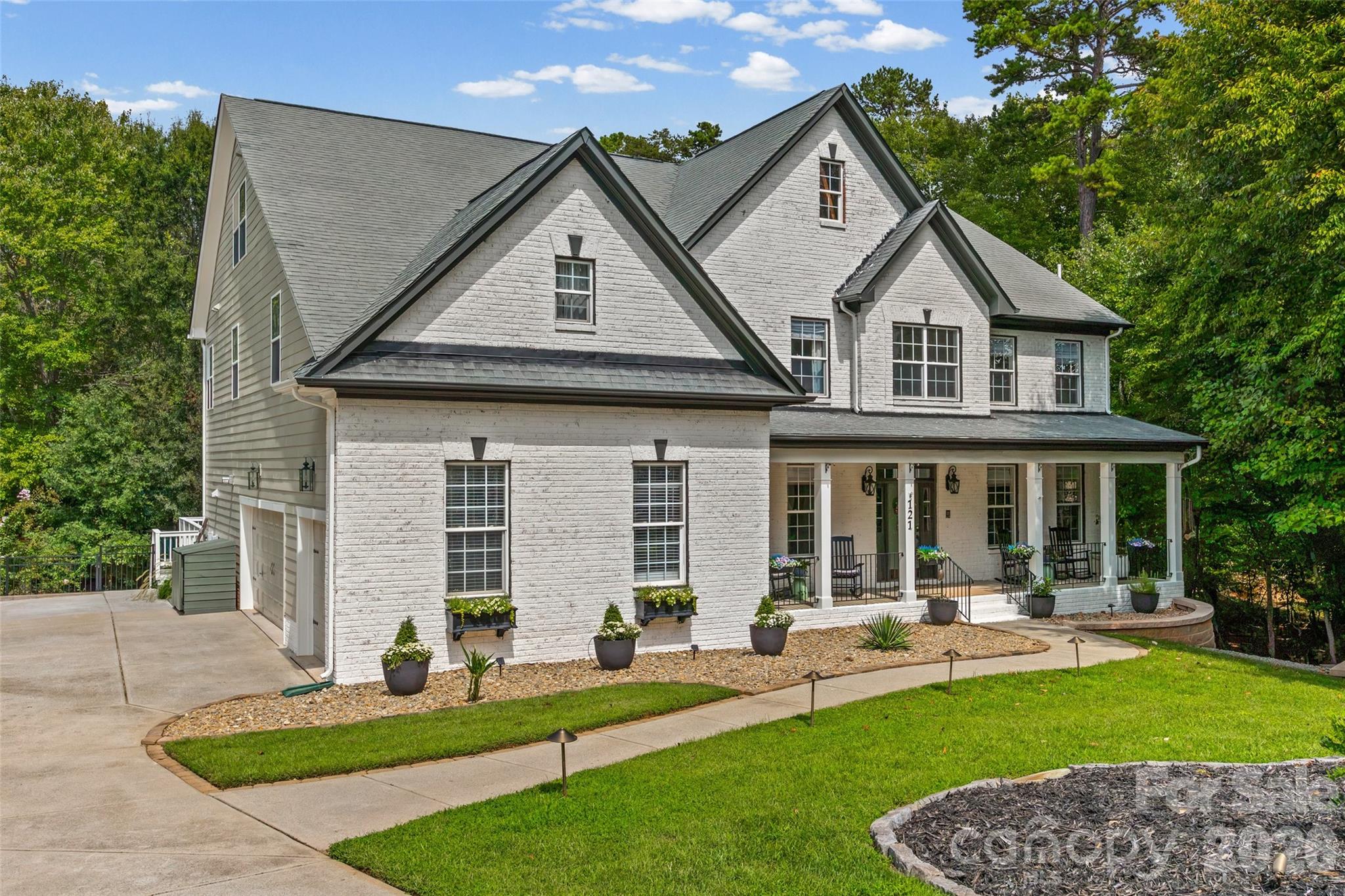 121 Isle Run Drive, Mooresville, photo 3 of 8