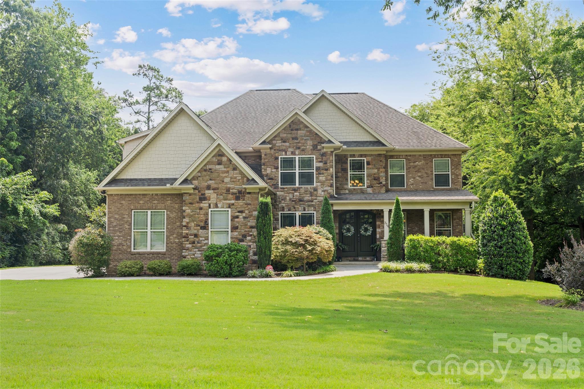 314 Stone Cliff Lane, Lake Wylie, photo 2 of 8