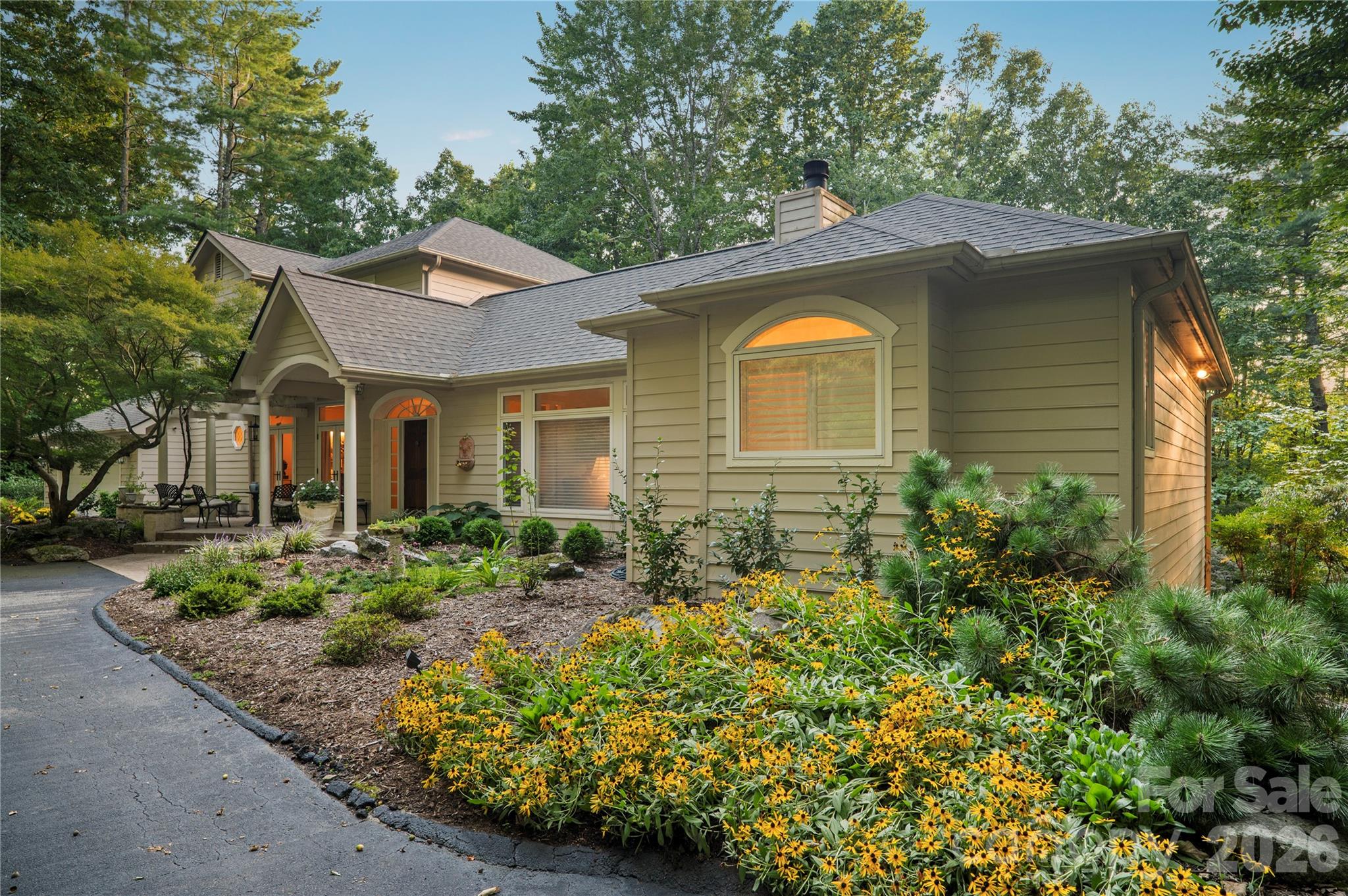 4 Citadel Lane, Hendersonville, photo 1 of 8