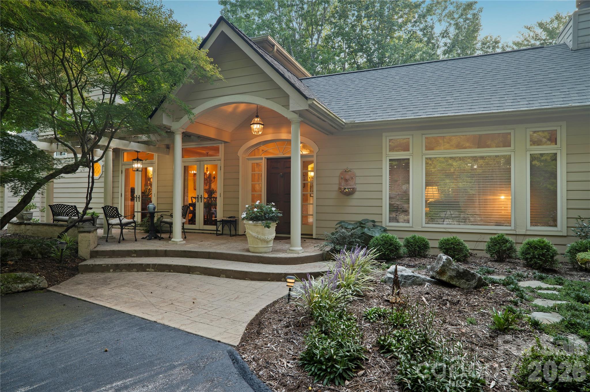 4 Citadel Lane, Hendersonville, photo 2 of 8
