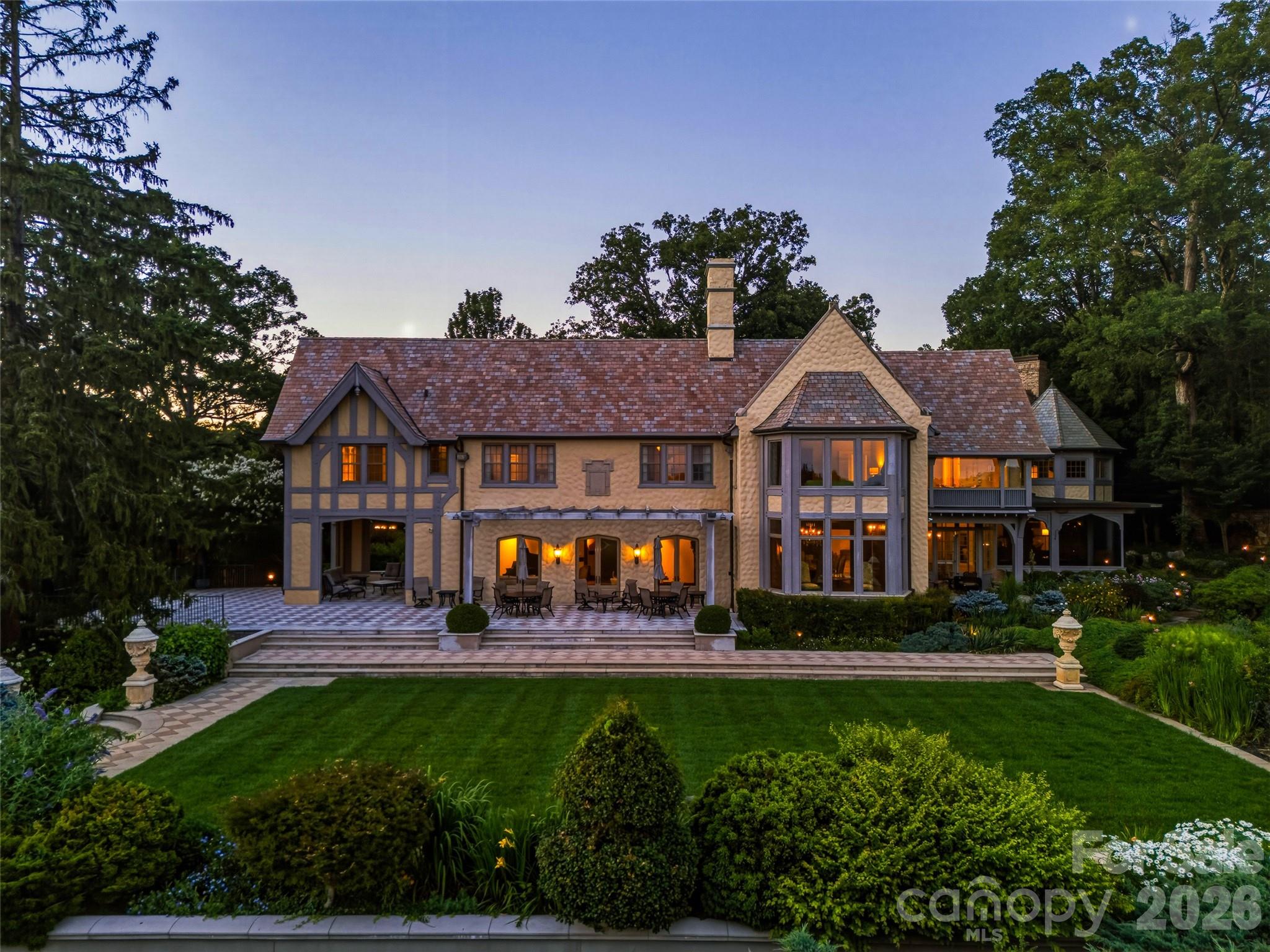 7 Stuyvesant Road, Biltmore Forest, photo 5 of 8