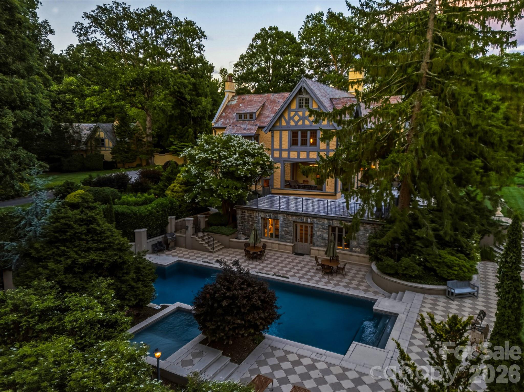 7 Stuyvesant Road, Biltmore Forest, photo 4 of 8