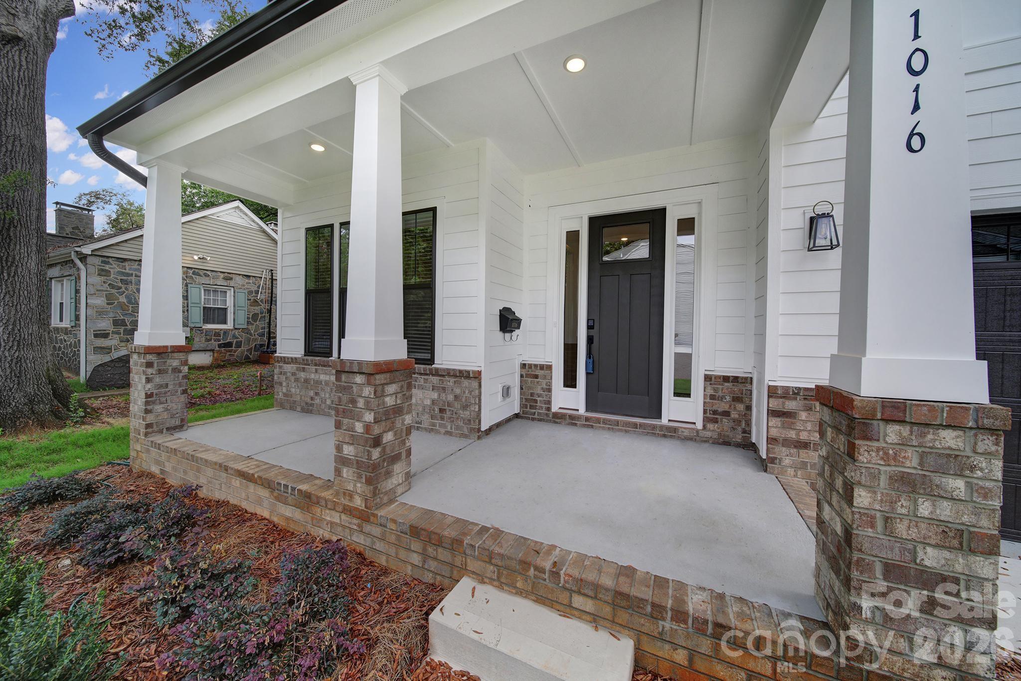 1016 Rockway Drive, Charlotte, photo 2 of 8