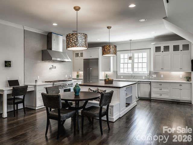 814 Bertonley Avenue, Charlotte, photo 6 of 8
