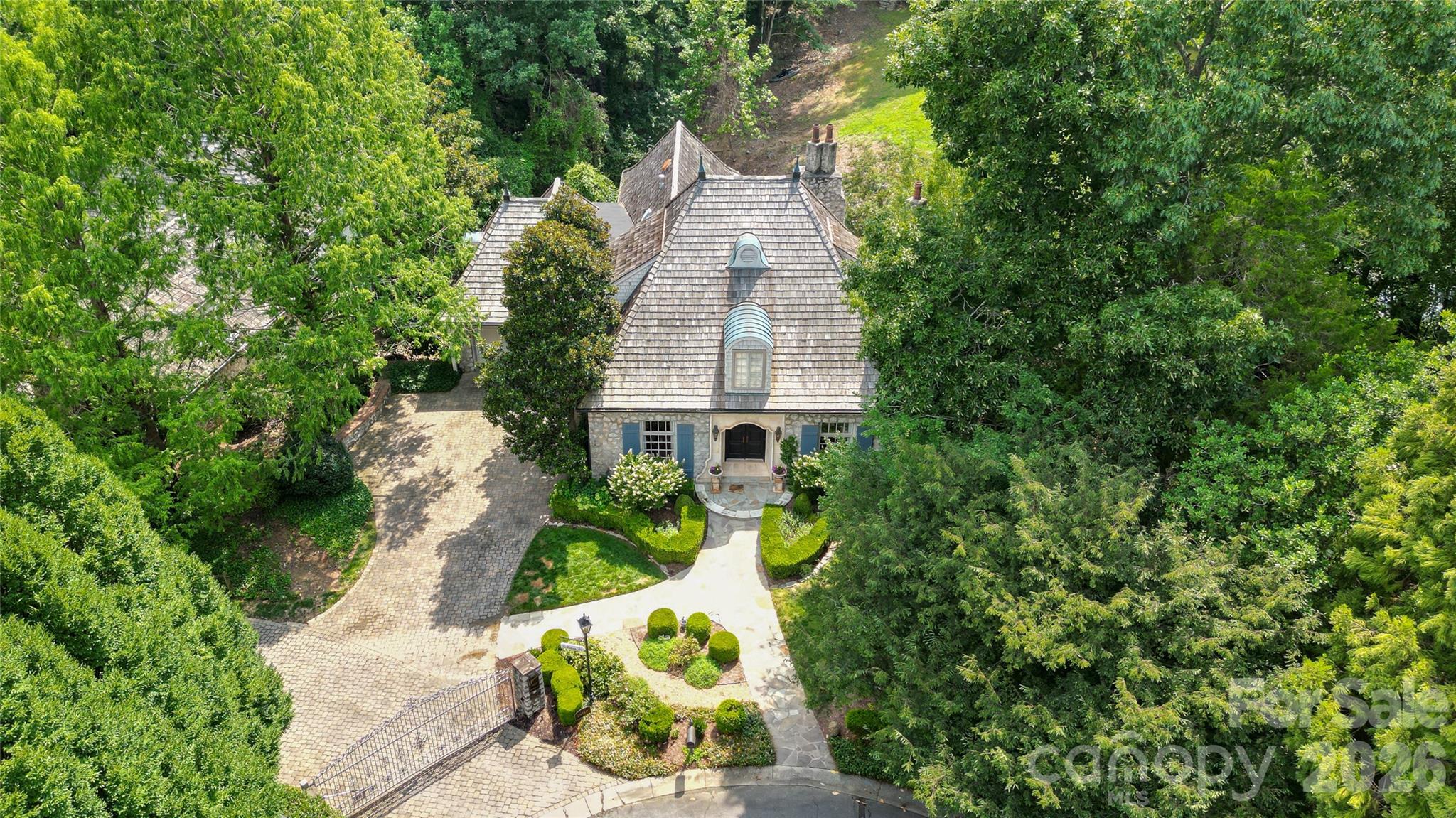 2214 La Maison Drive, Charlotte, photo 3 of 8
