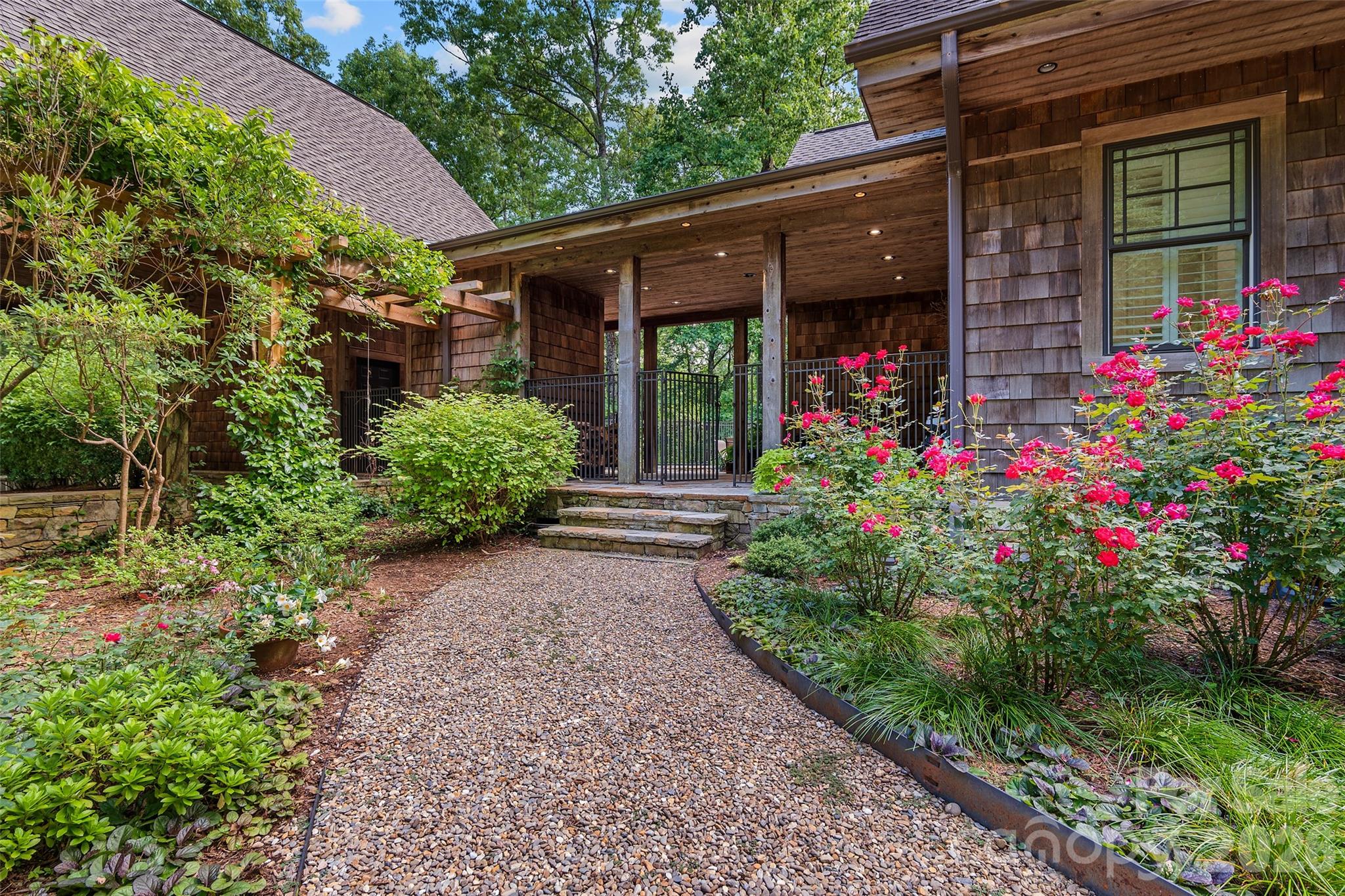 113 Birchbend None, Cleveland, photo 2 of 8