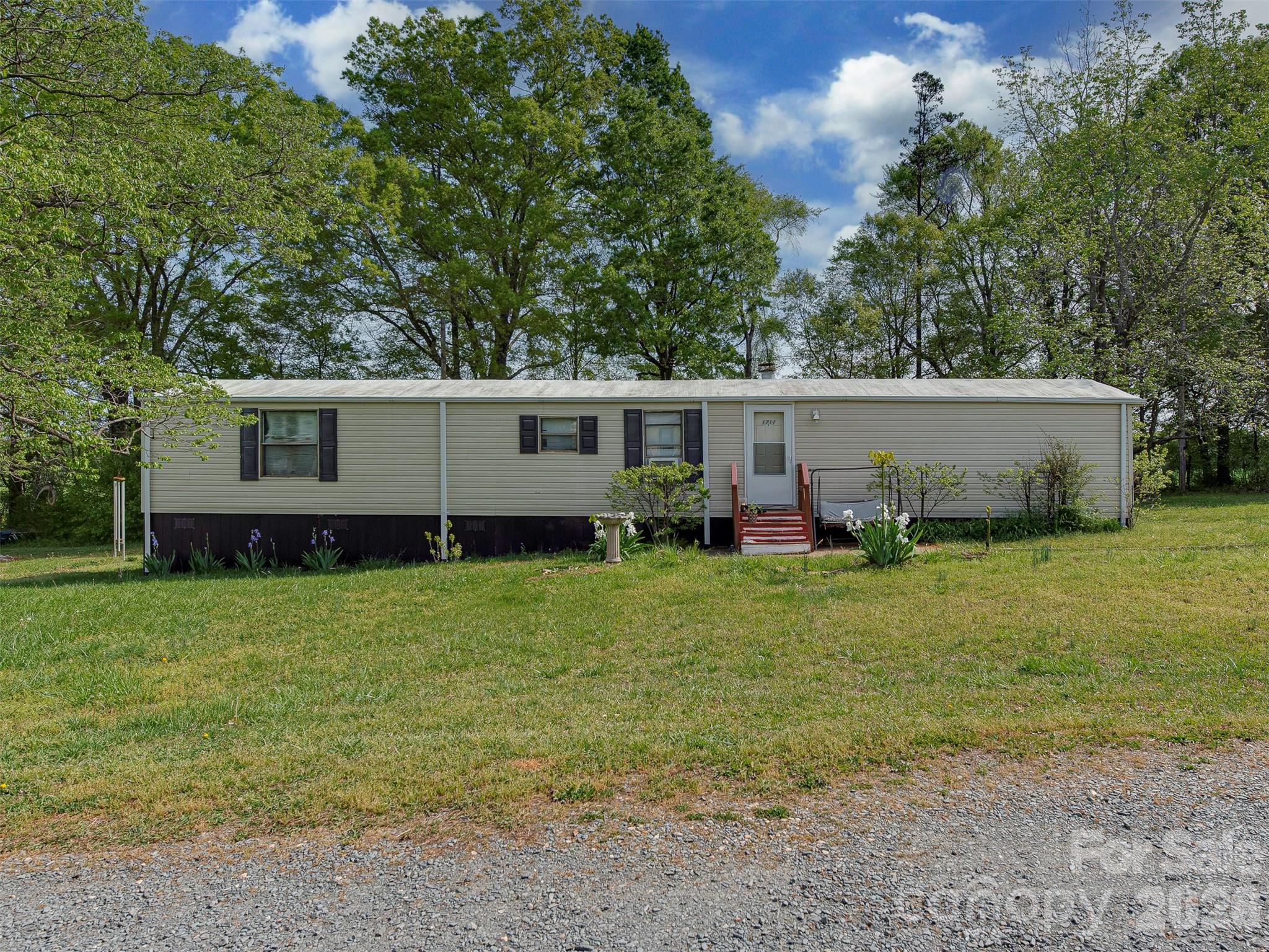 1717 Roscoe Howey Road, Waxhaw, photo 7 of 8